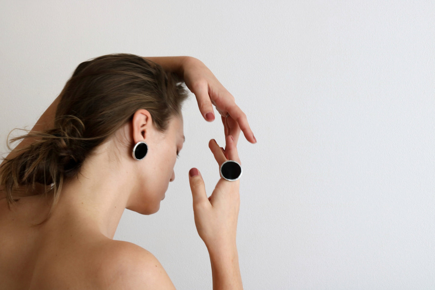 Circle earrings / Black