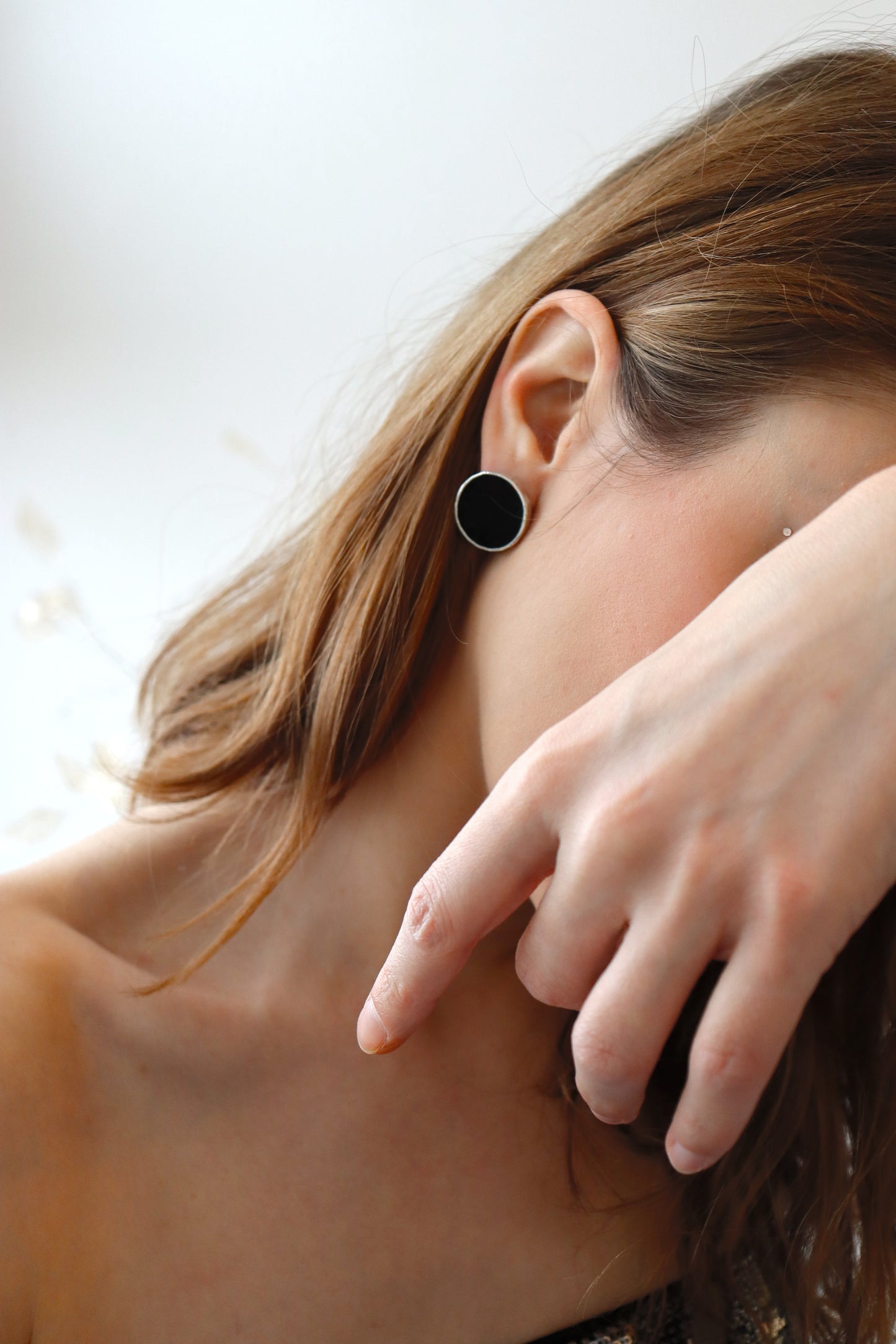 Circle earrings / Black