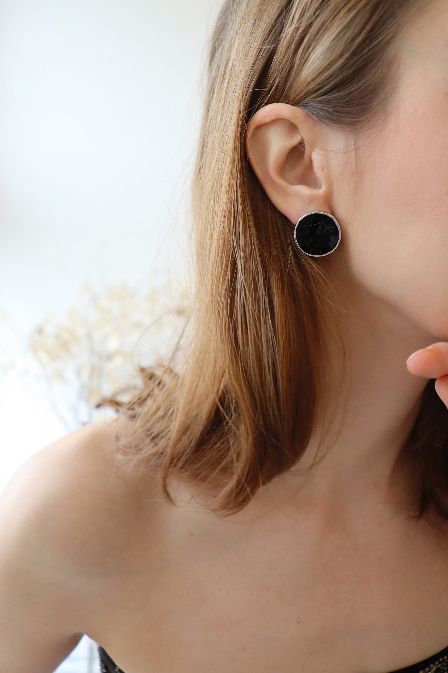 Circle earrings / Black