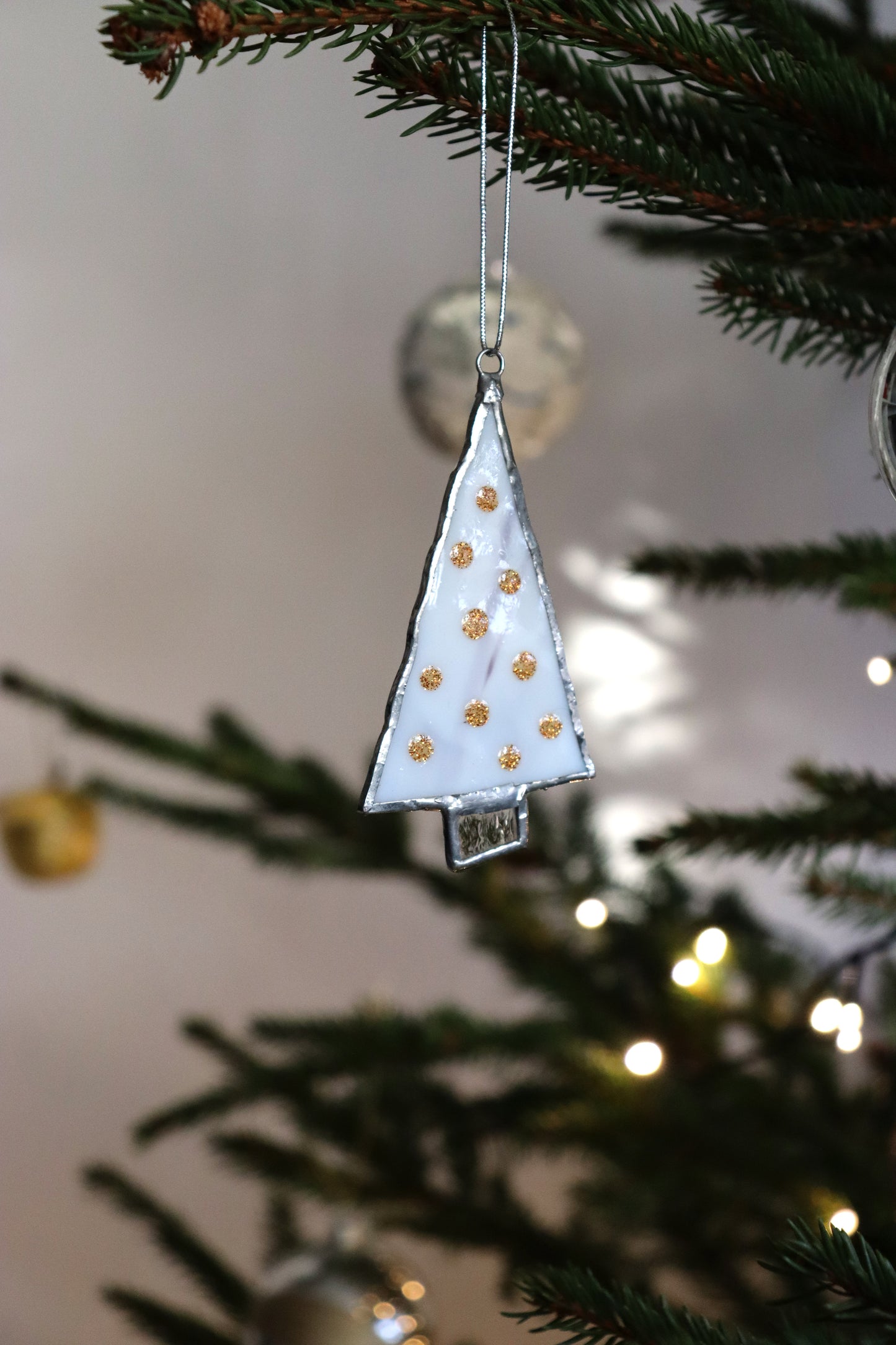 Christmas tree / White