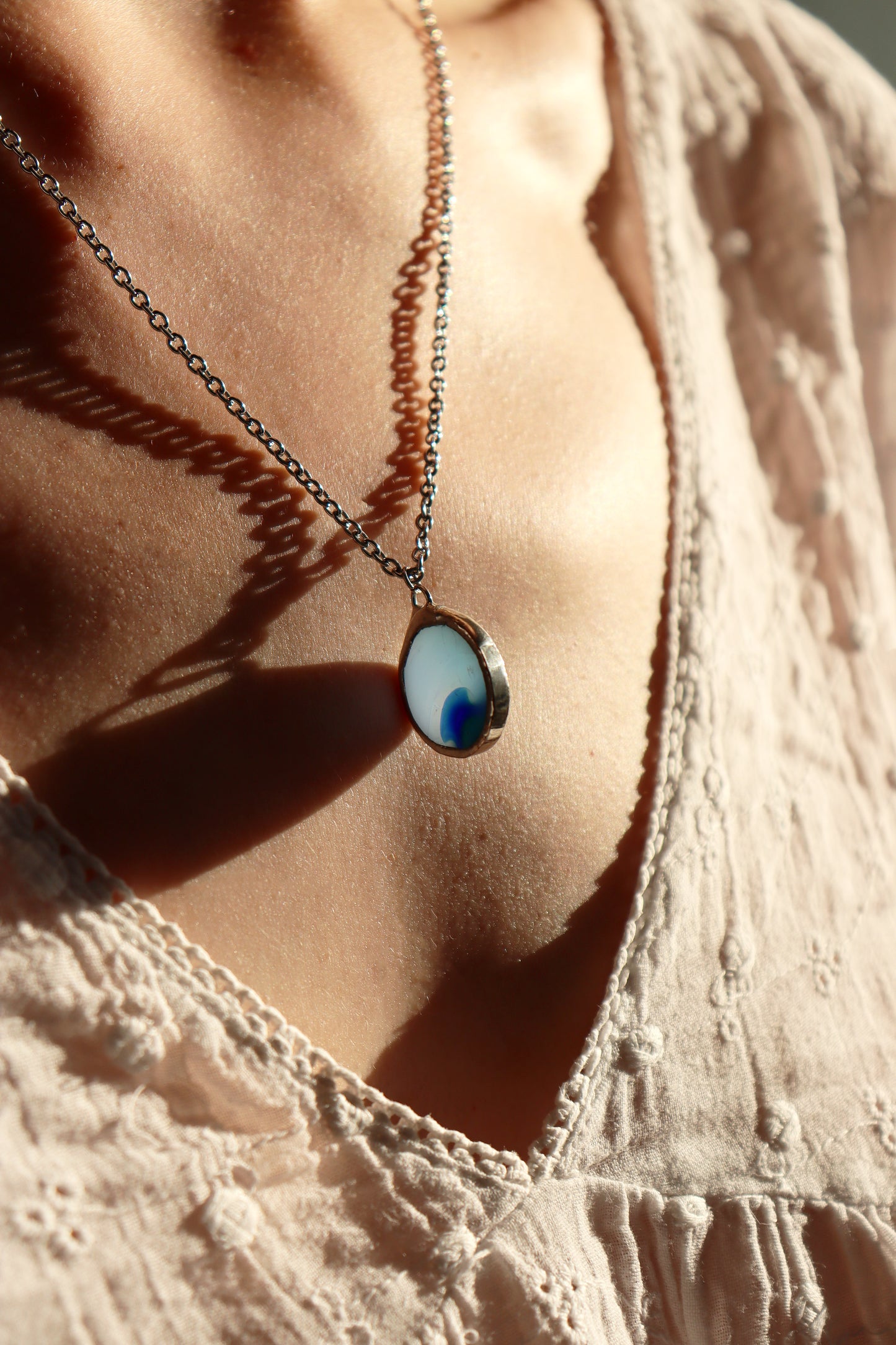 Small circle necklace / Blue