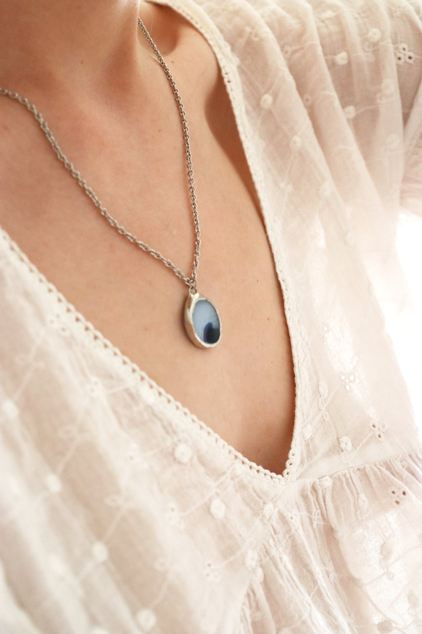 Small circle necklace / Blue