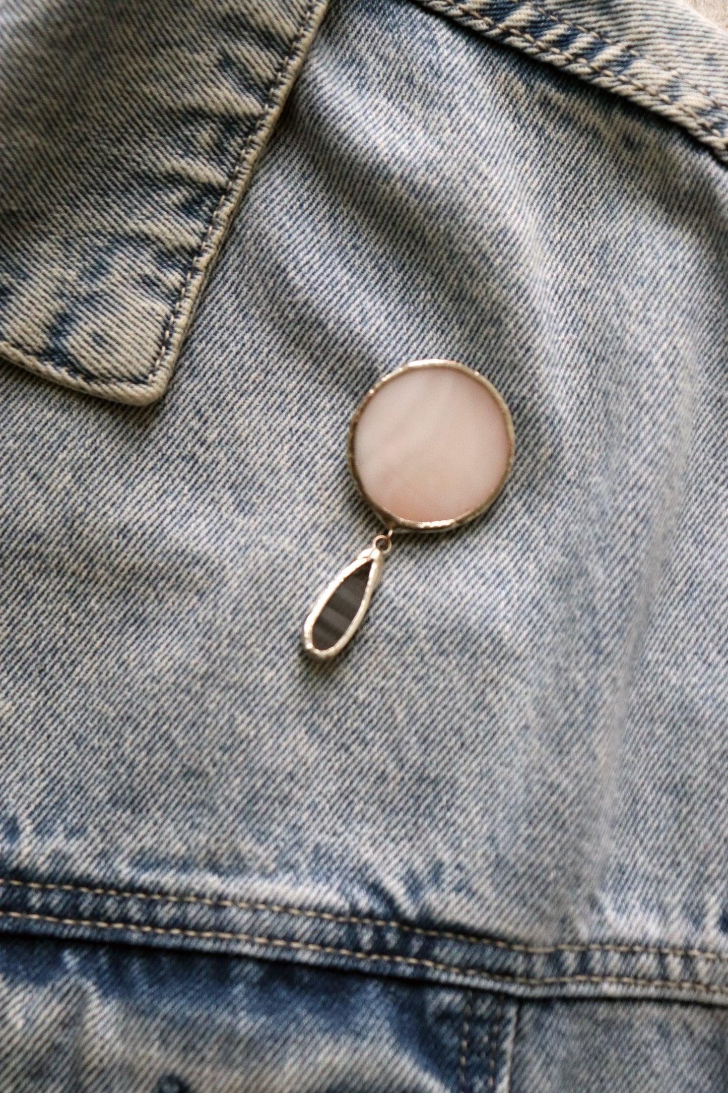 Circle brooches