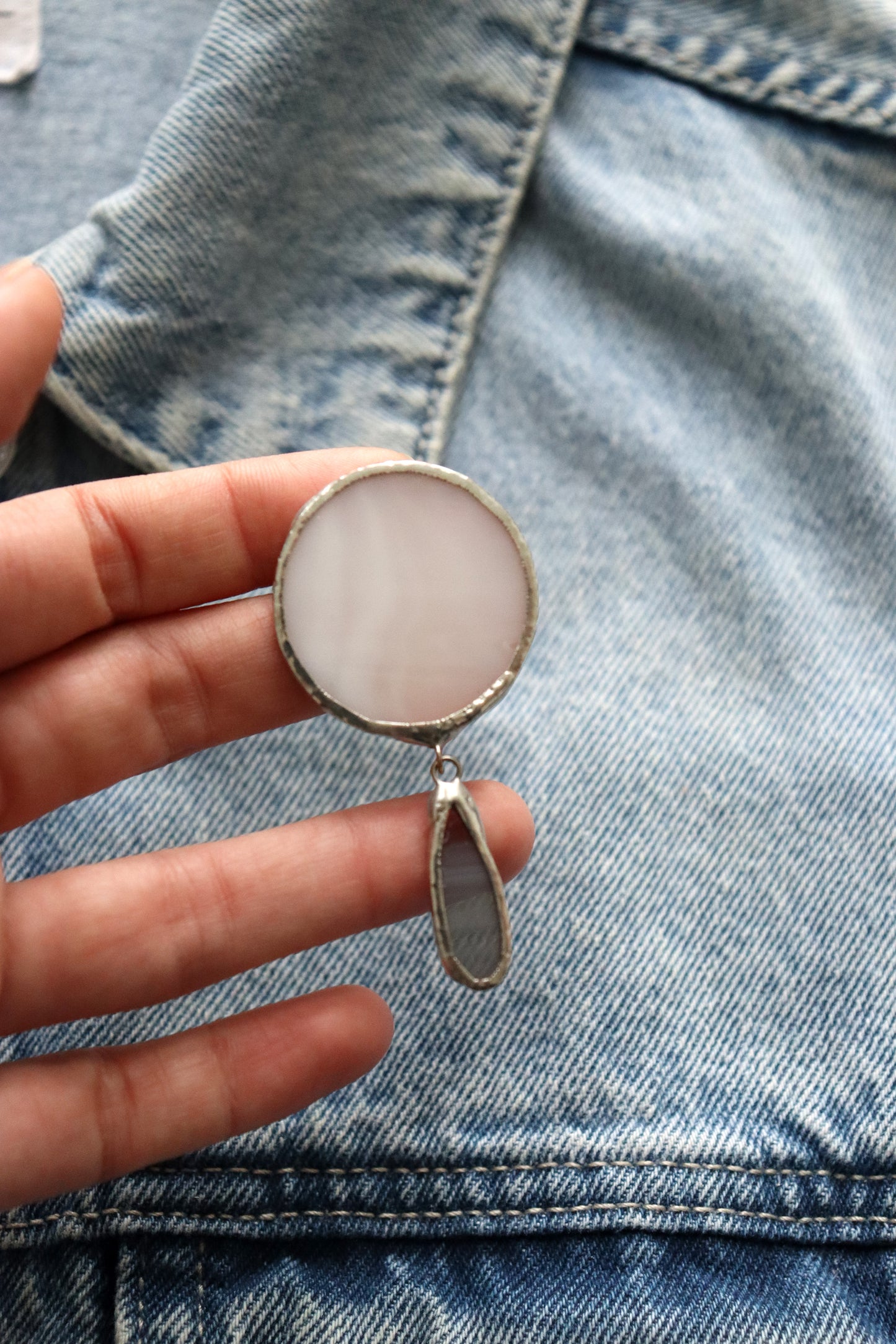 Circle brooches