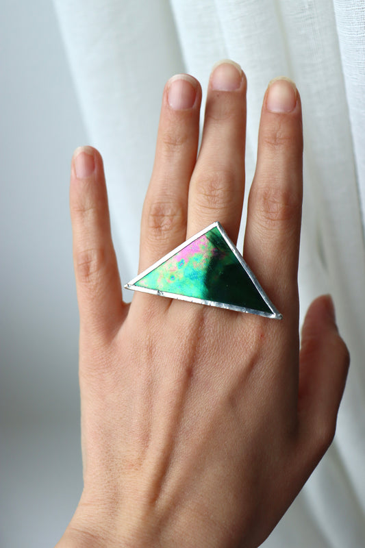 Large triangle ring / Iridescent green