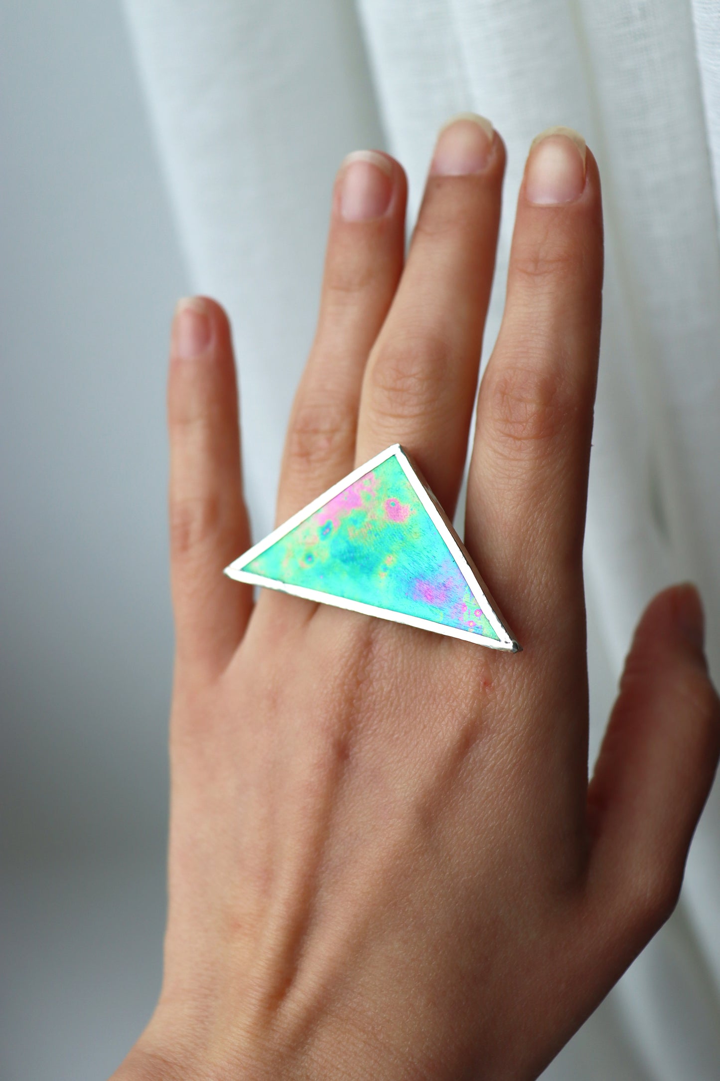 Large triangle ring / Iridescent green