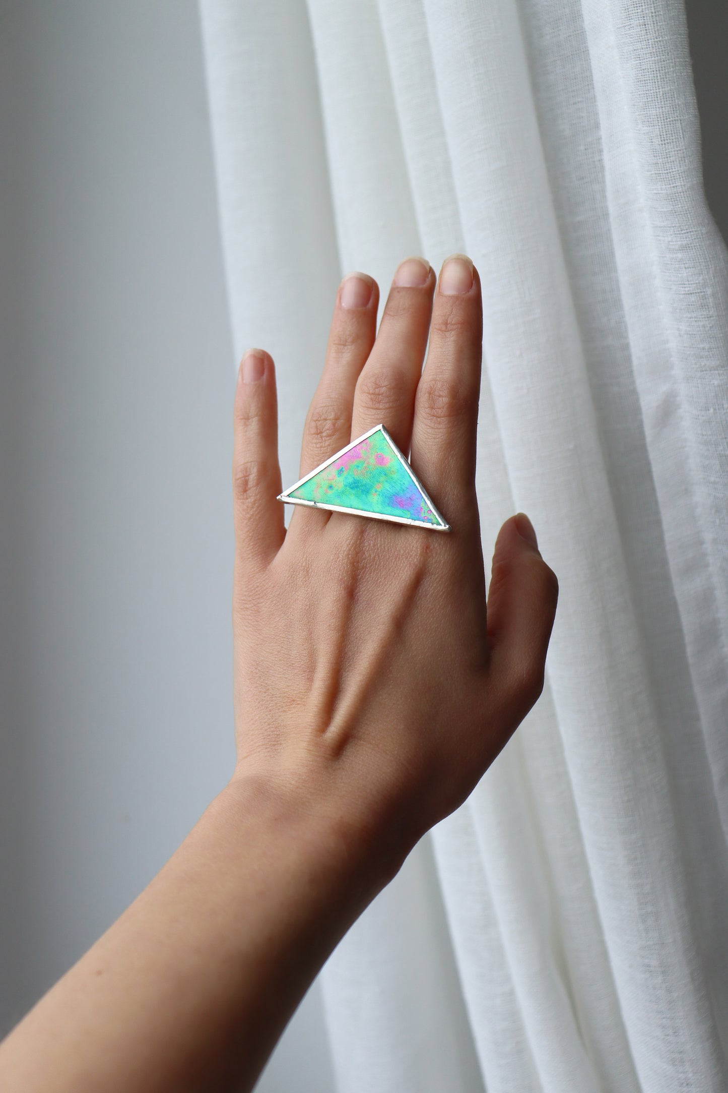 Large triangle ring / Iridescent green