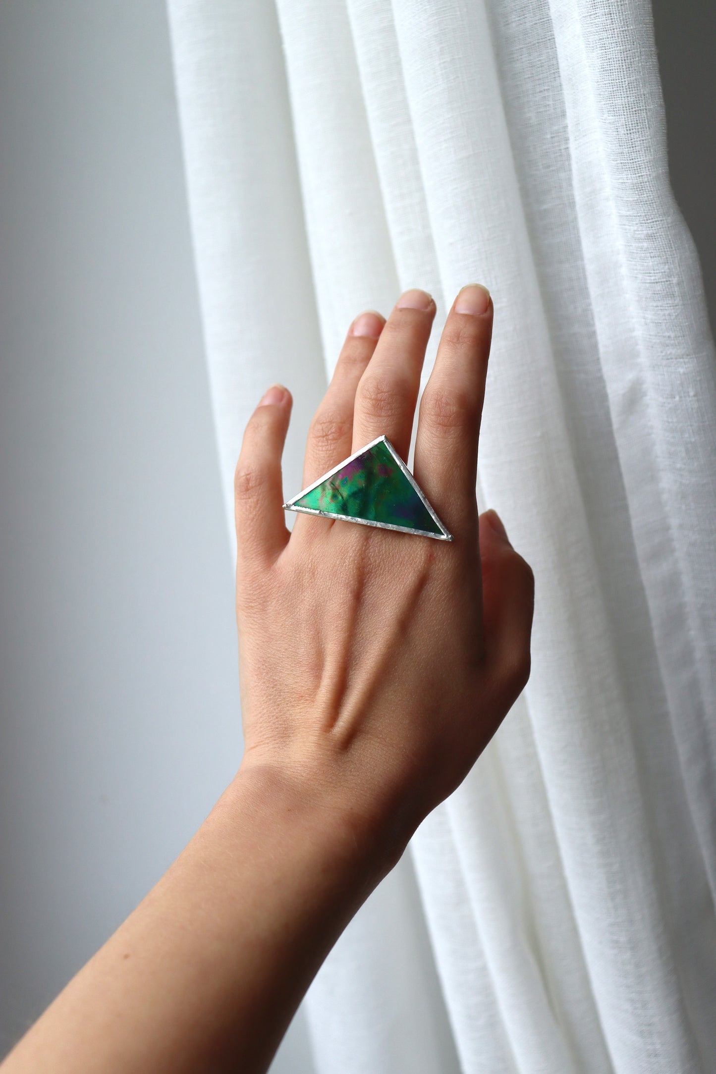 Large triangle ring / Iridescent green