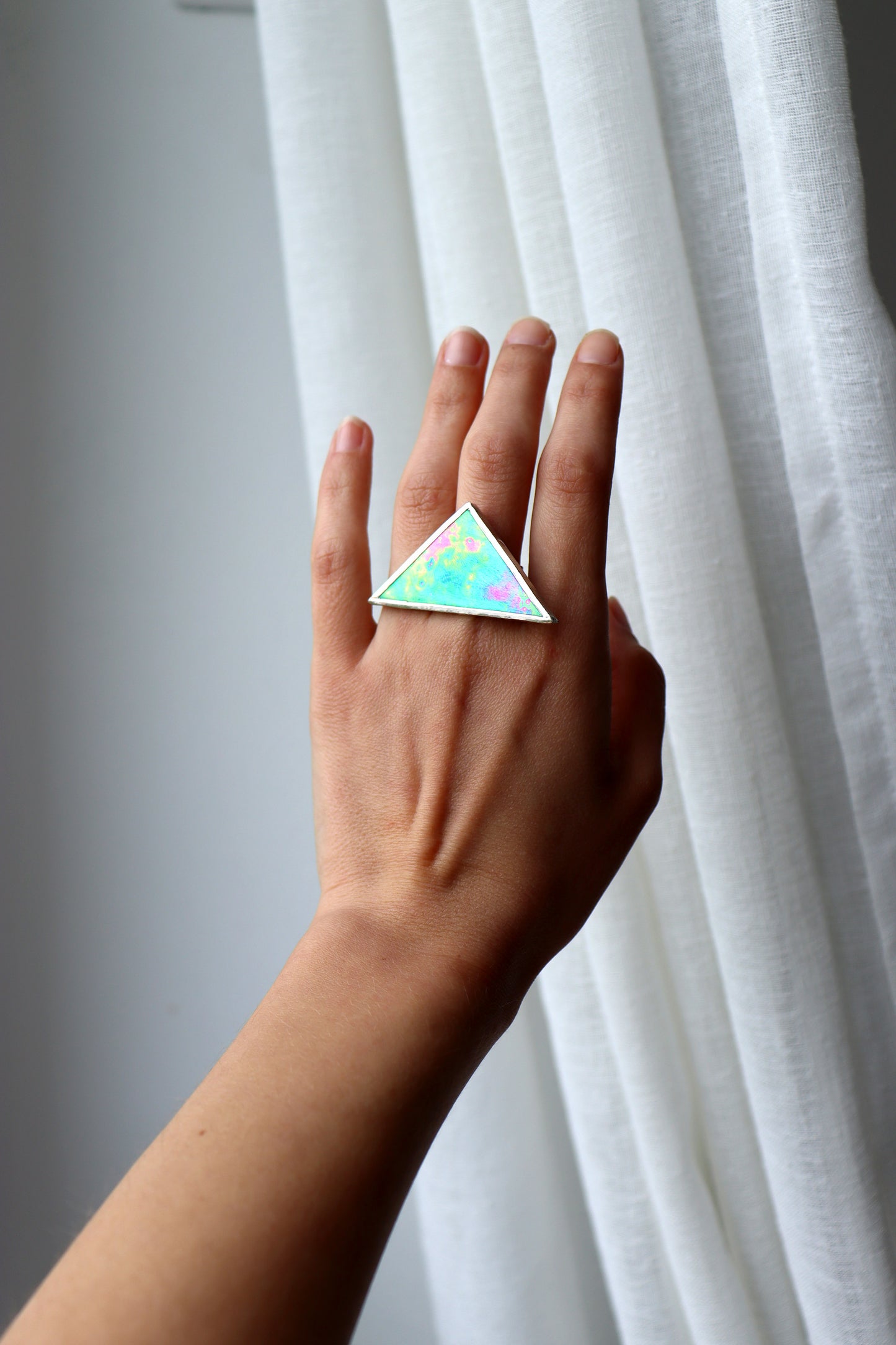 Large triangle ring / Iridescent green