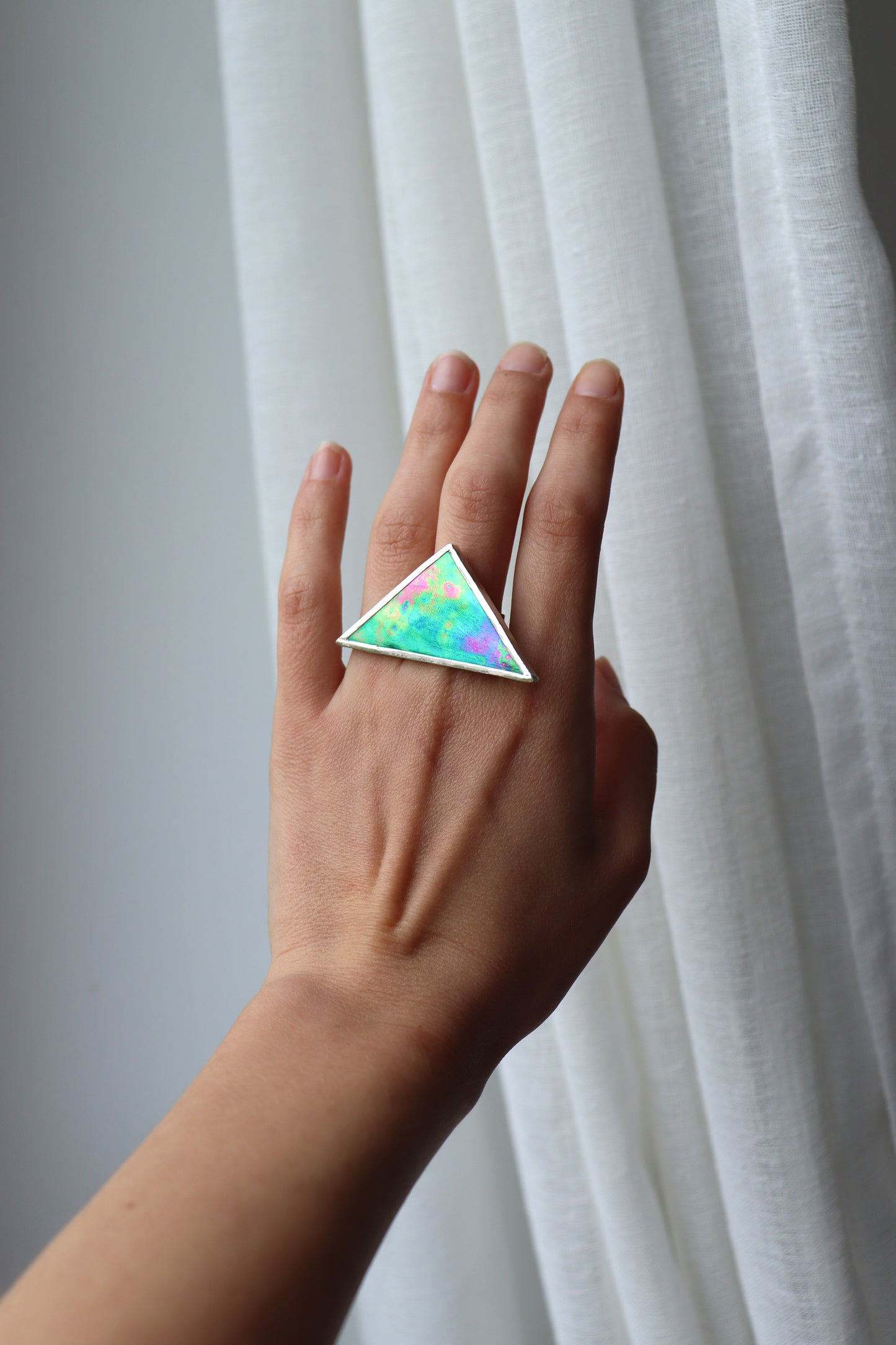 Large triangle ring / Iridescent green