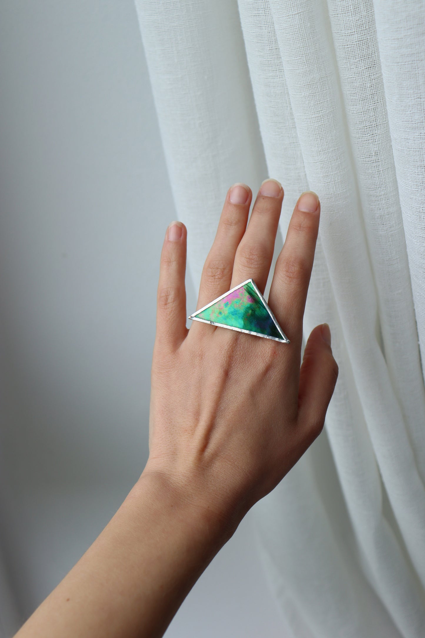 Large triangle ring / Iridescent green
