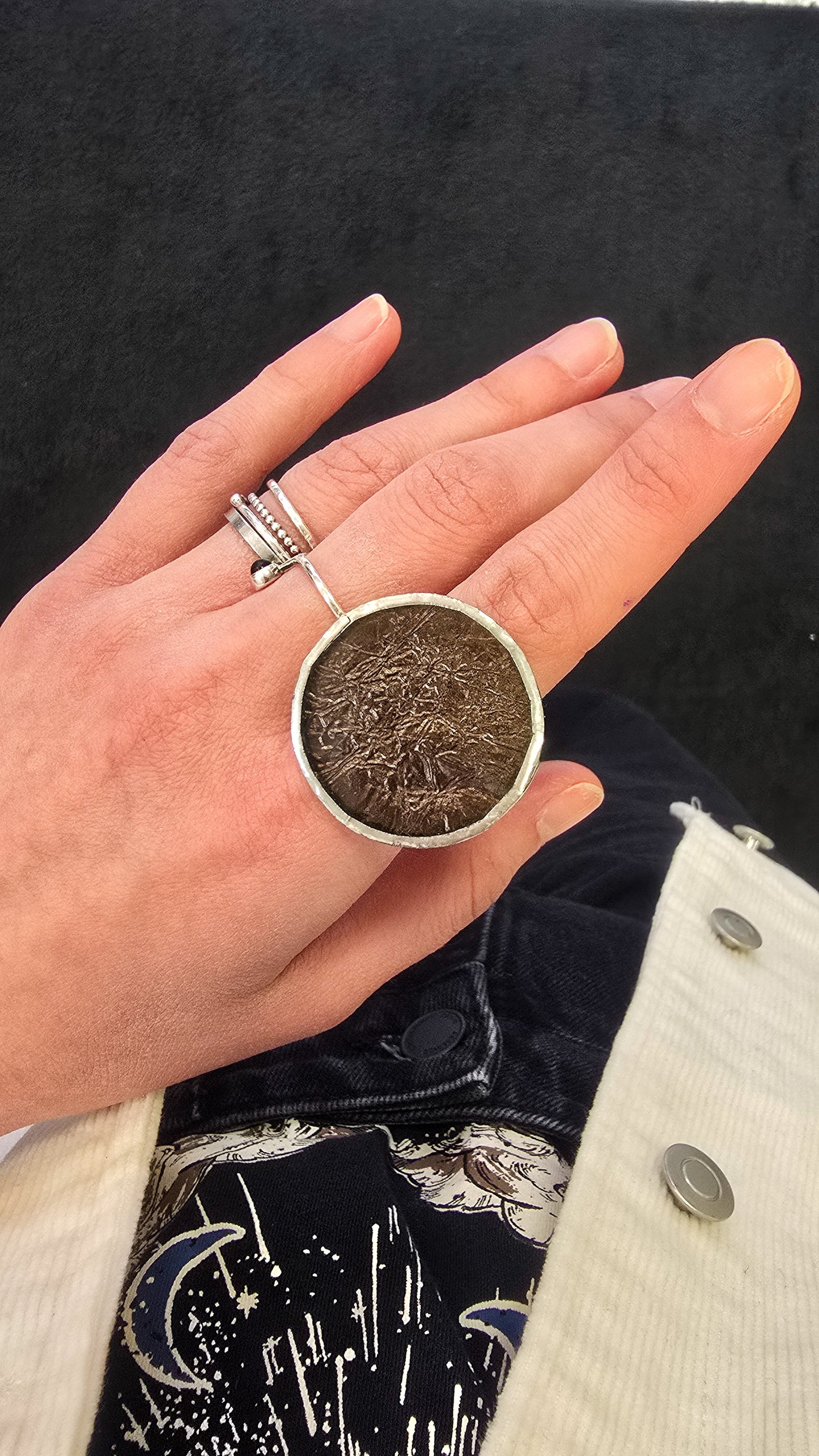 Medium circle ring / Copper black