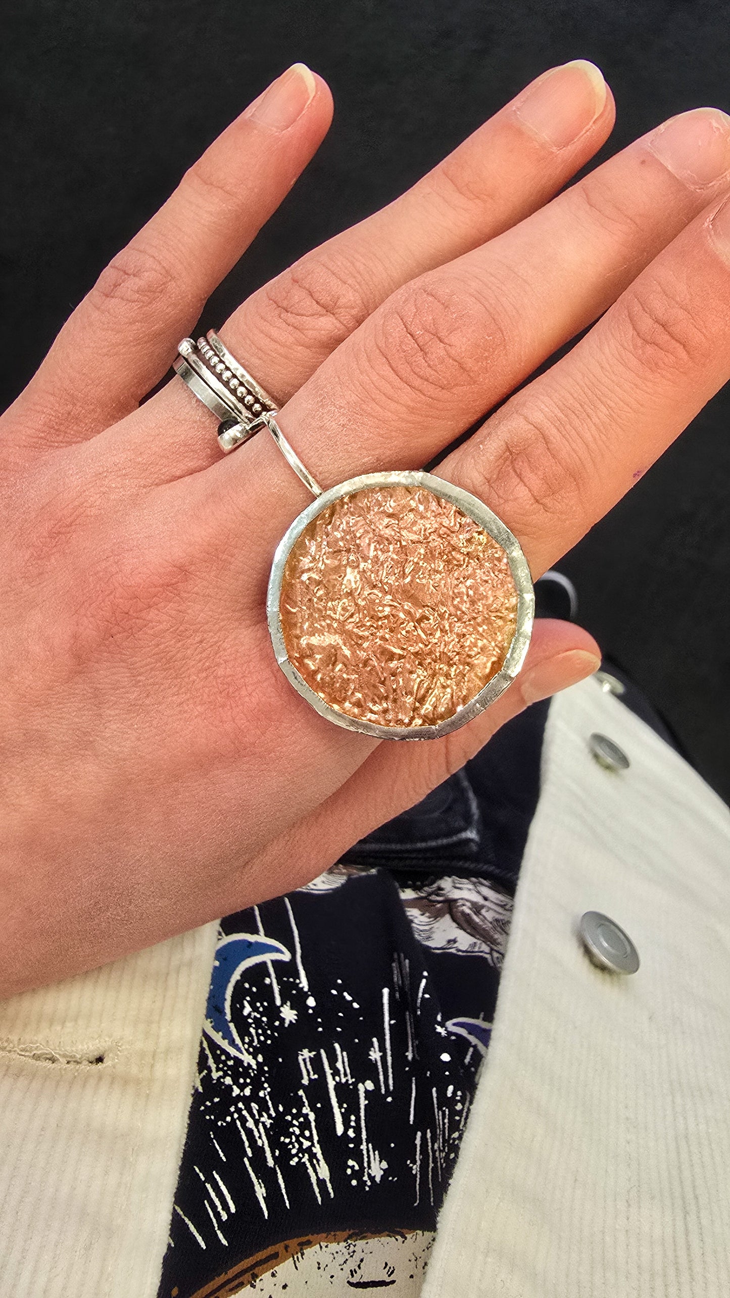 Medium circle ring / Iridescent copper