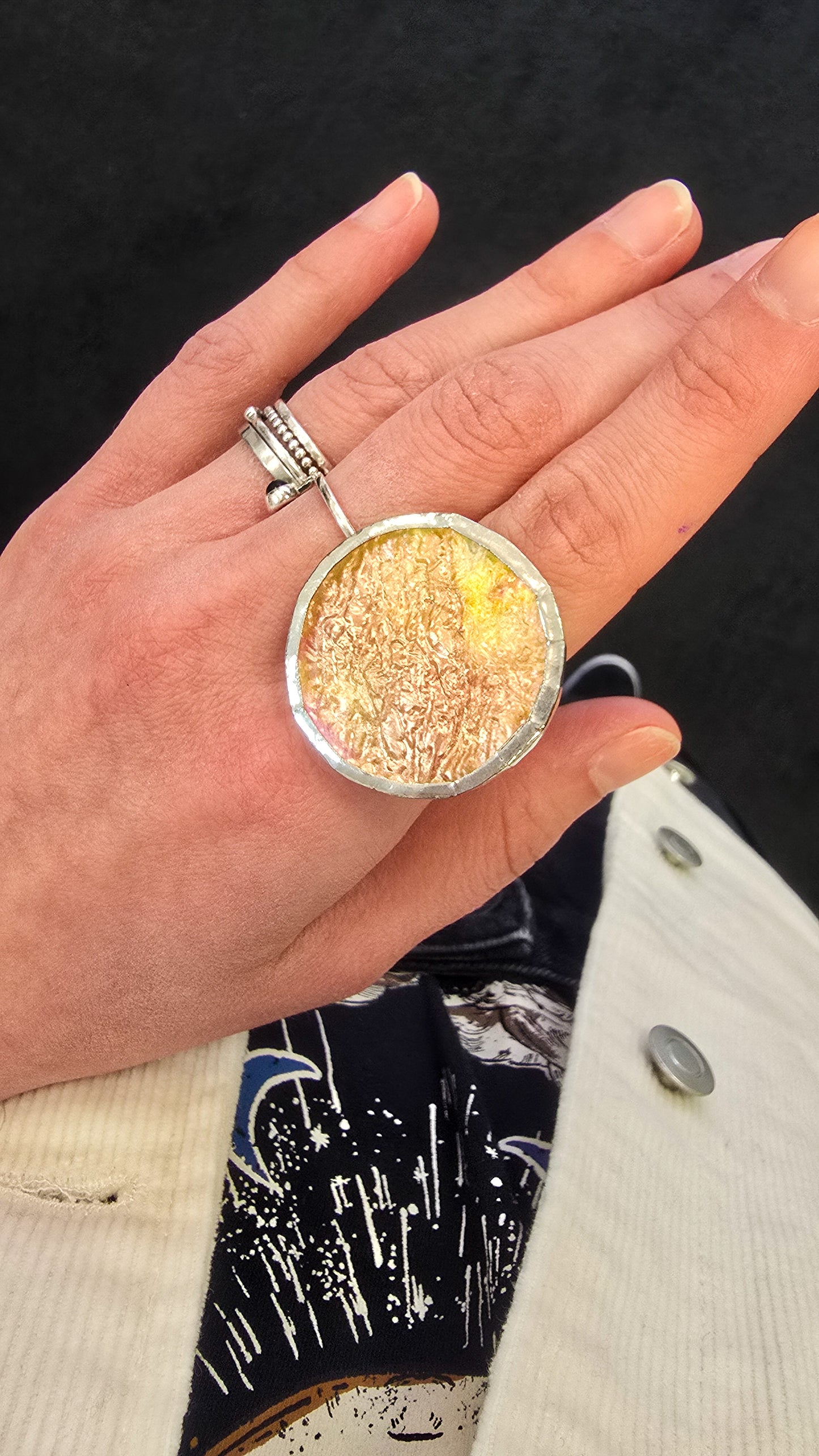 Medium circle ring / Iridescent copper