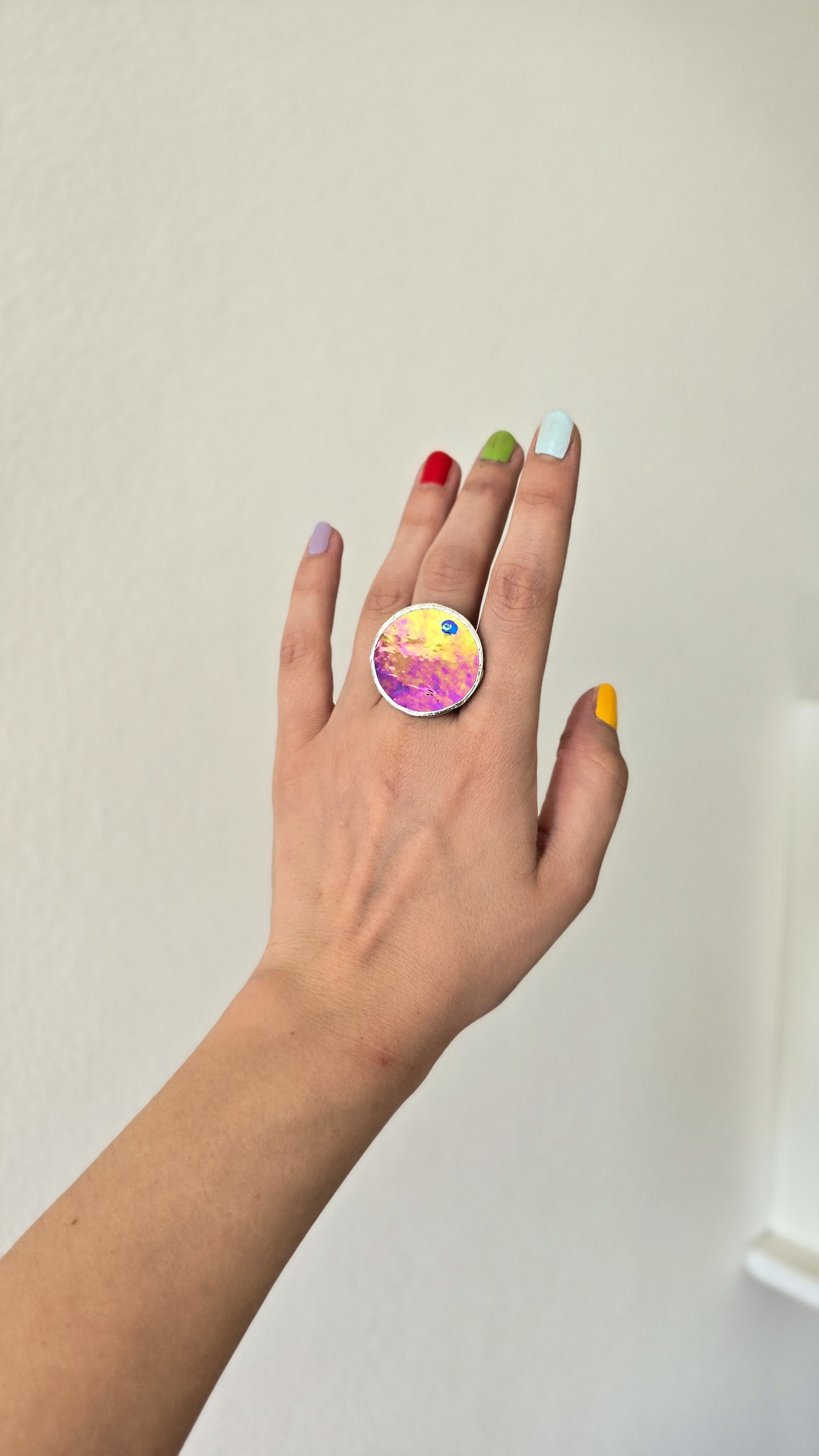 Medium circle ring / Iridescent black