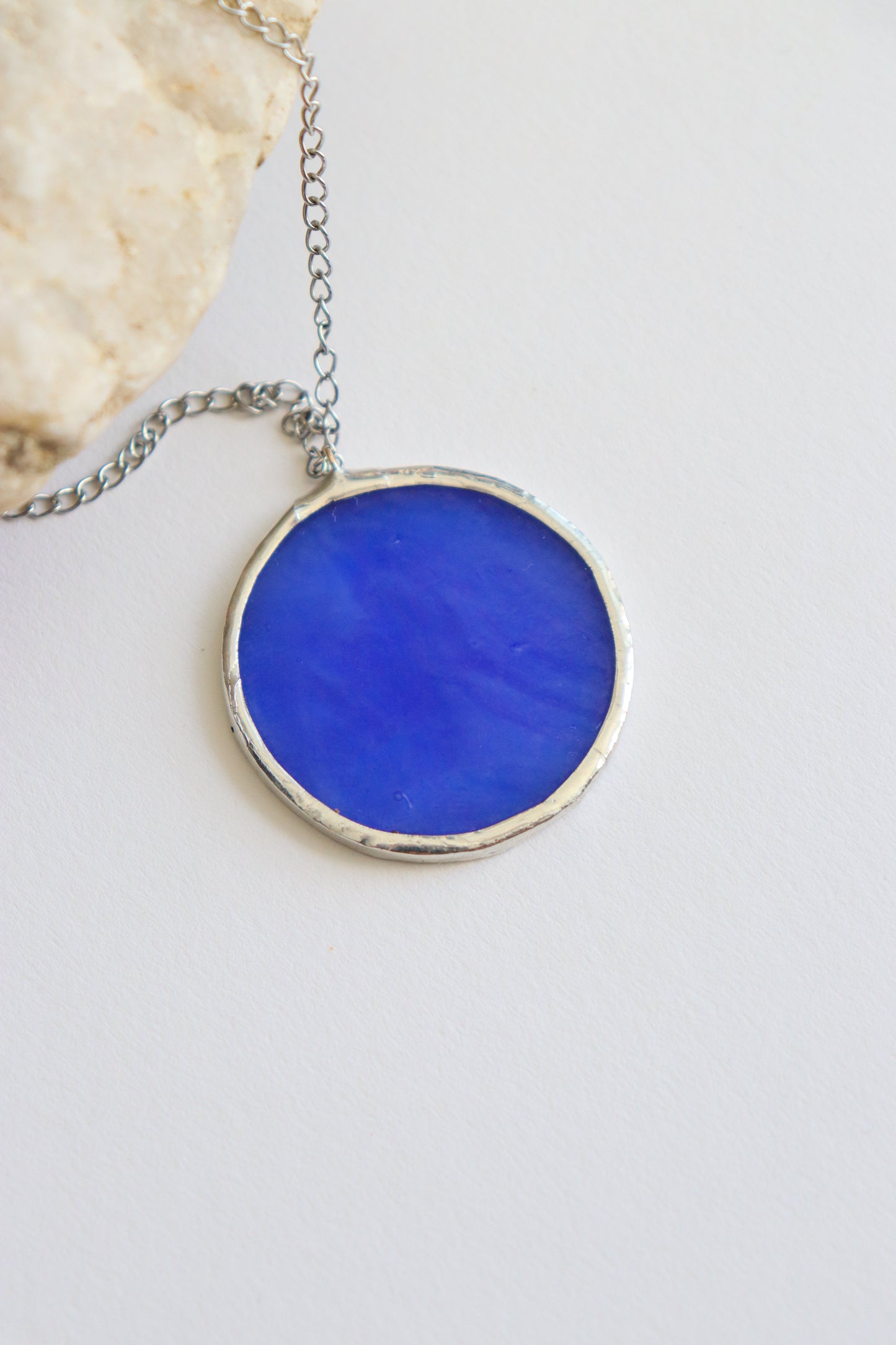 Dark blue circle necklace