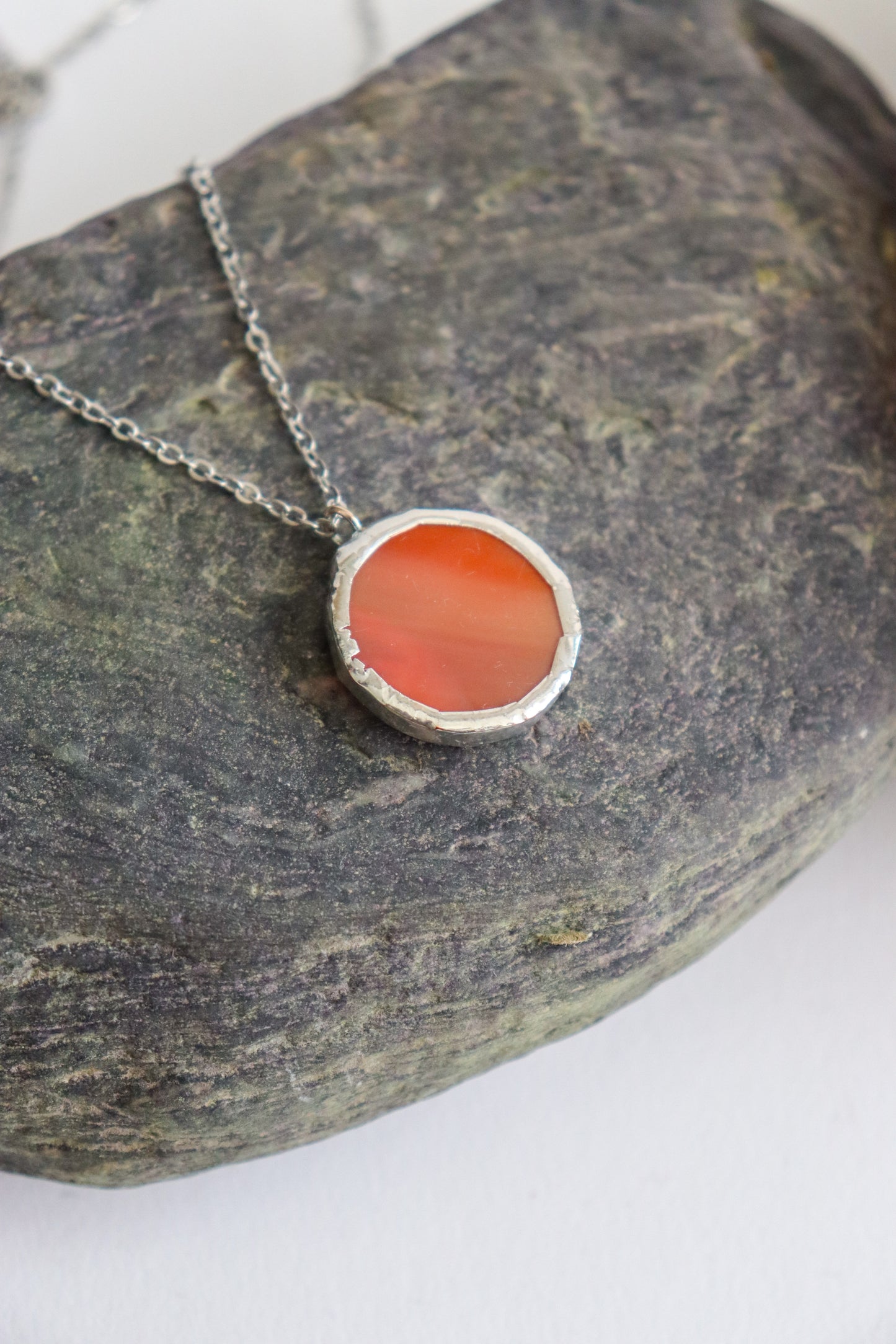 Small circle necklace / Red