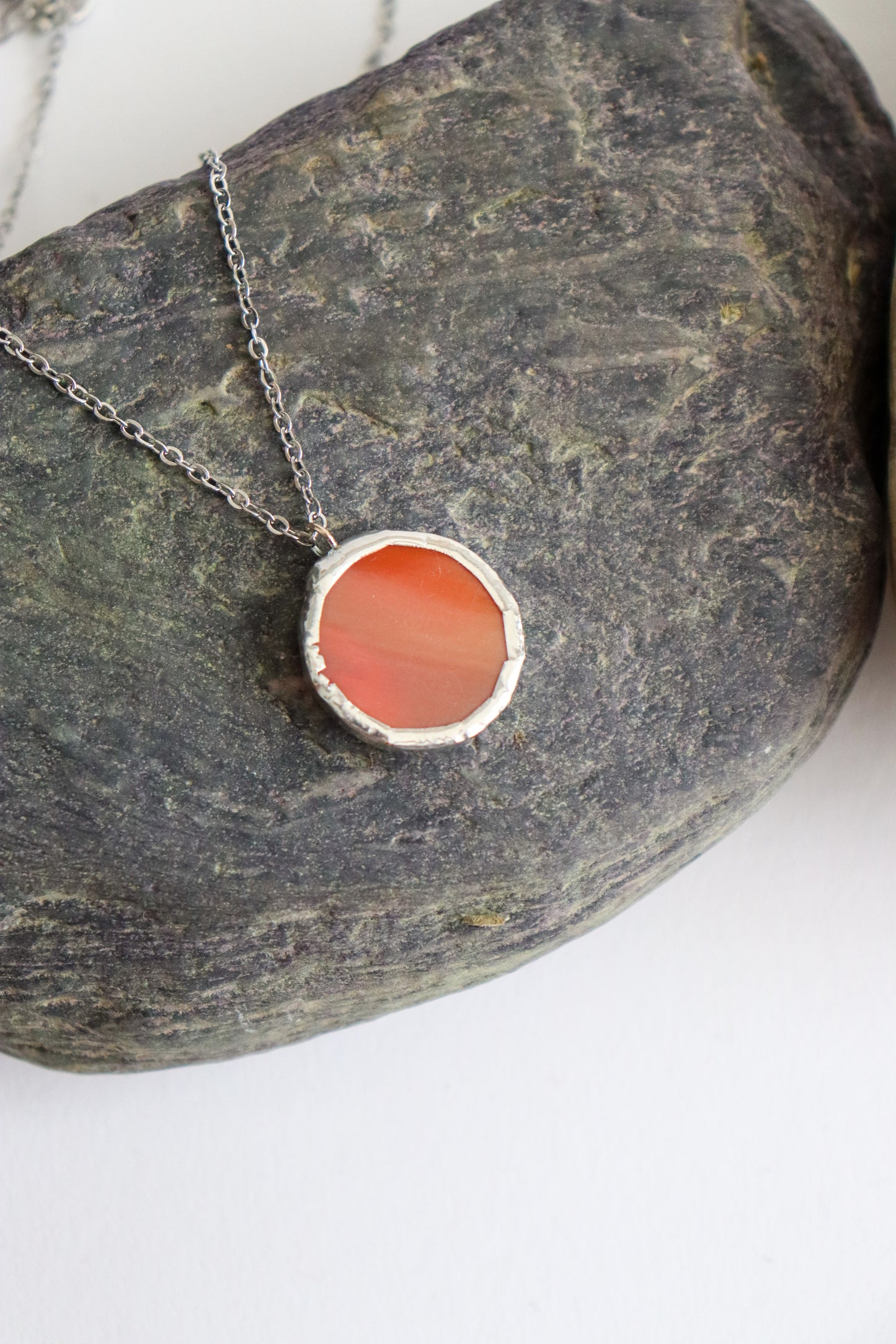 Small circle necklace / Red