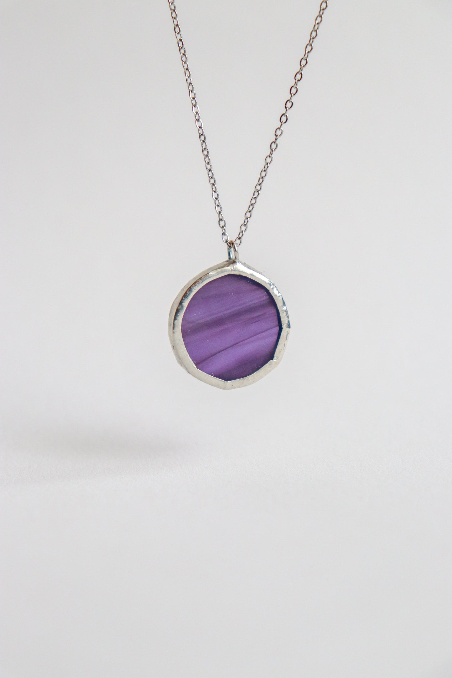 Small circle necklace / Dark purple