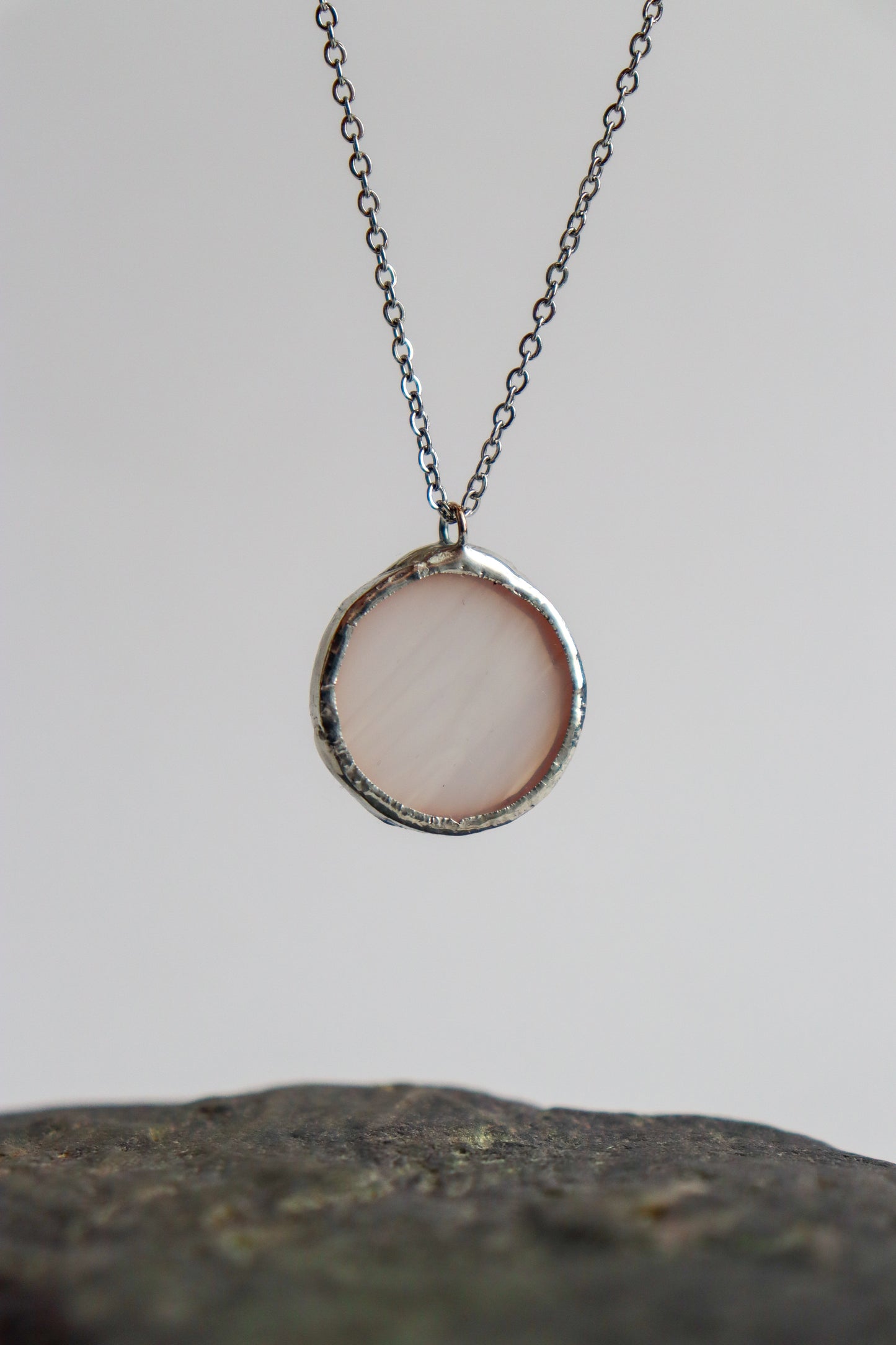 Small circle necklaces / Creamy clear