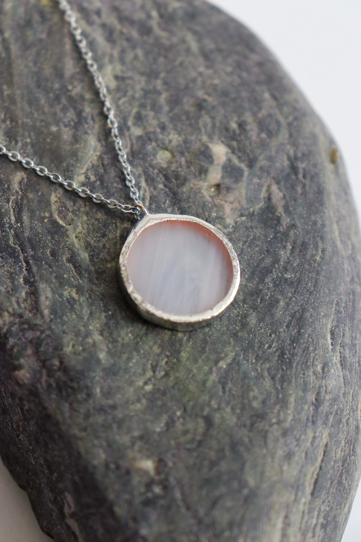 Small circle necklaces / Creamy clear