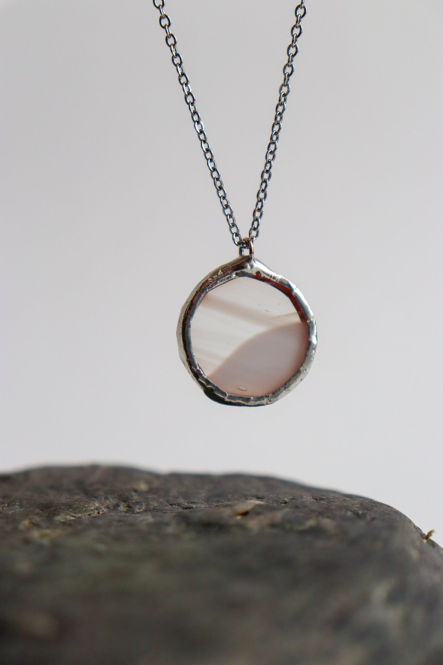 Small circle necklaces / Creamy clear