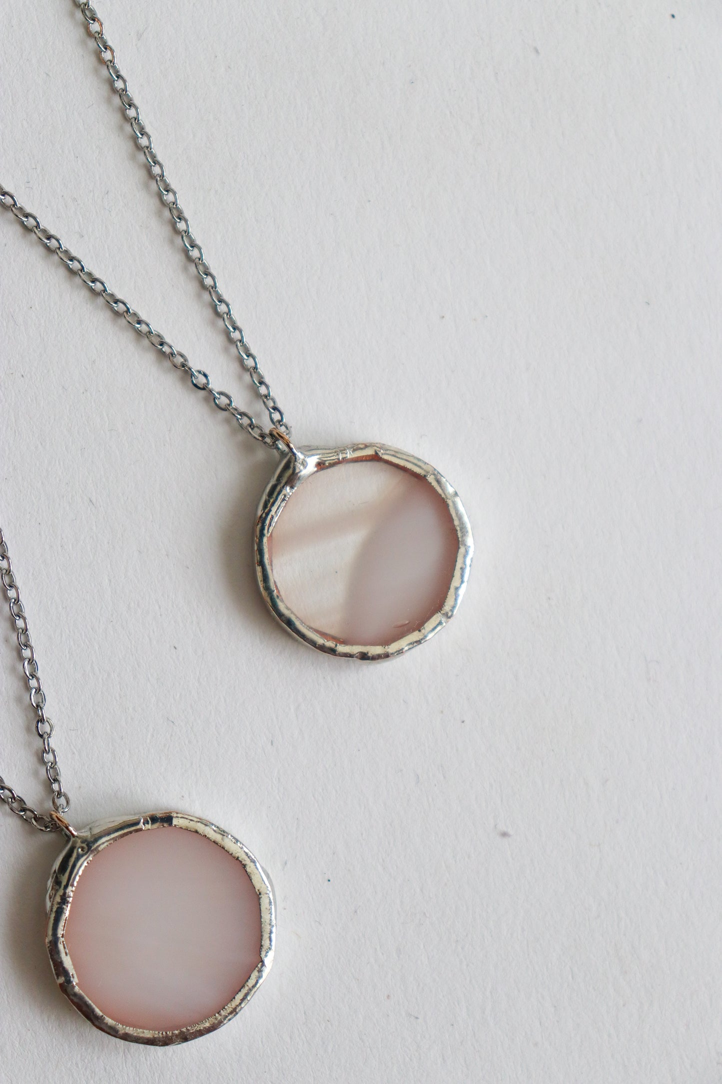 Small circle necklaces / Creamy clear