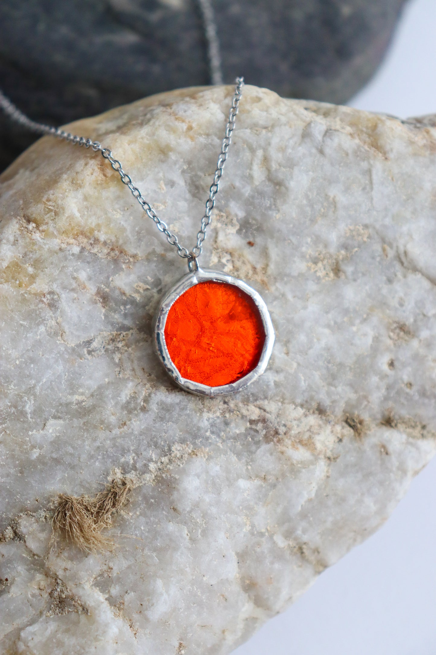 Small circle necklace / Orange