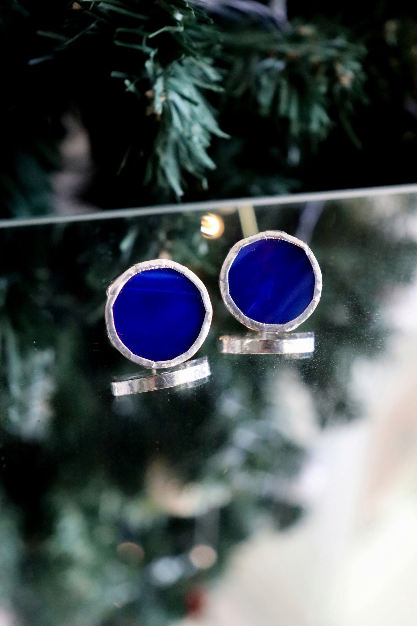 Small circle earrings / Navy blue