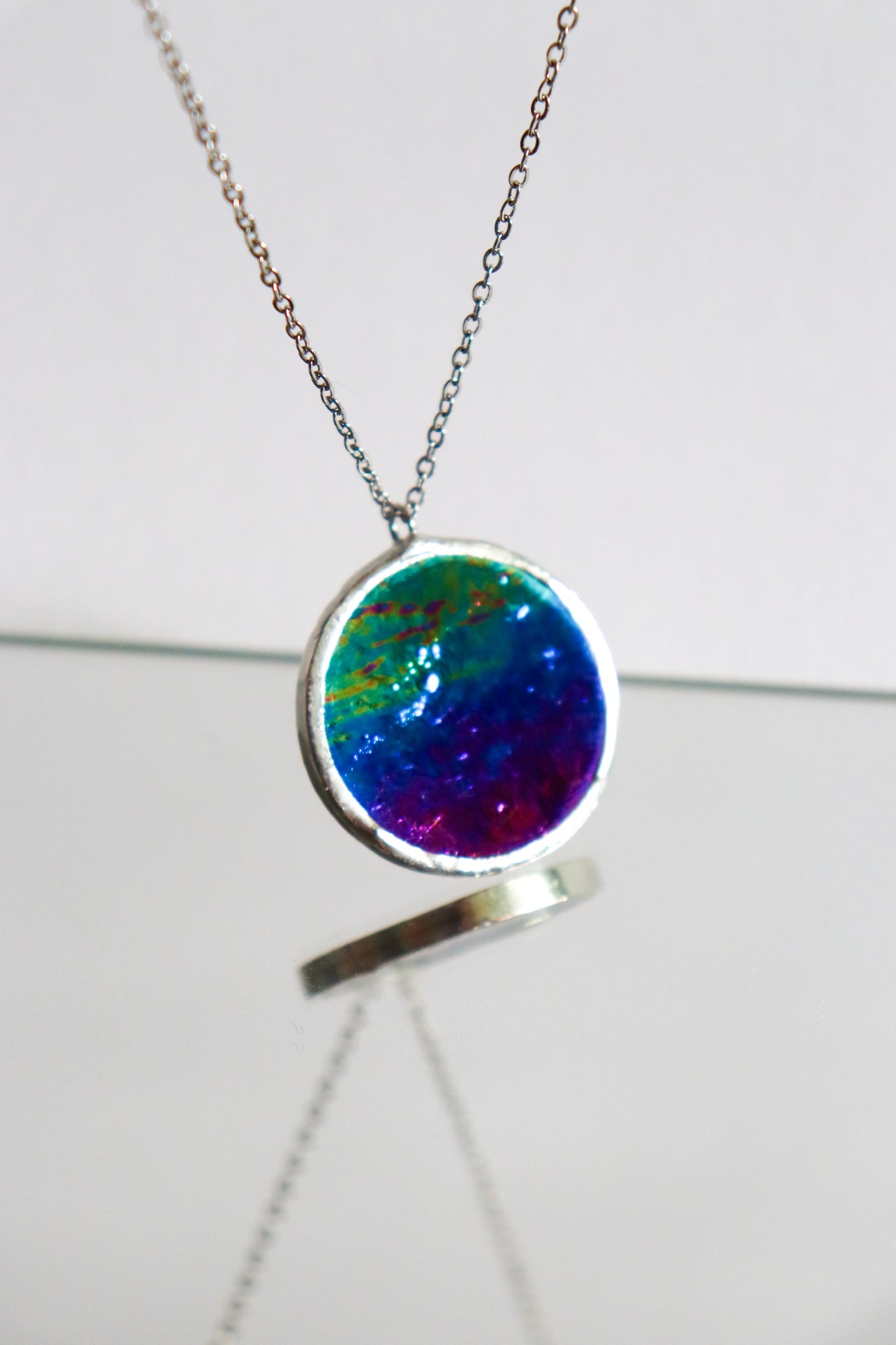 Circle necklaces / Iridescent and black