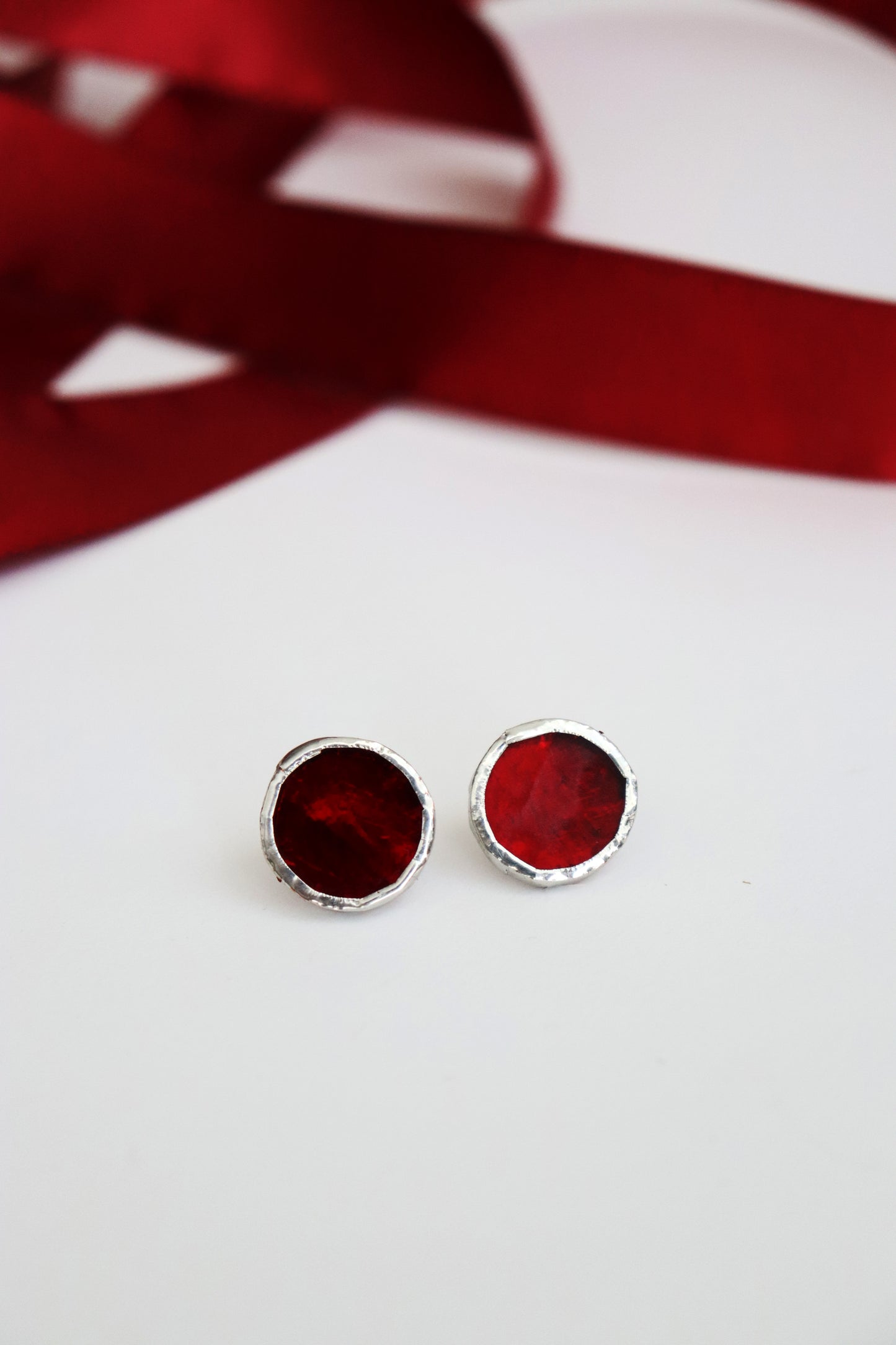 Circle earrings / Red