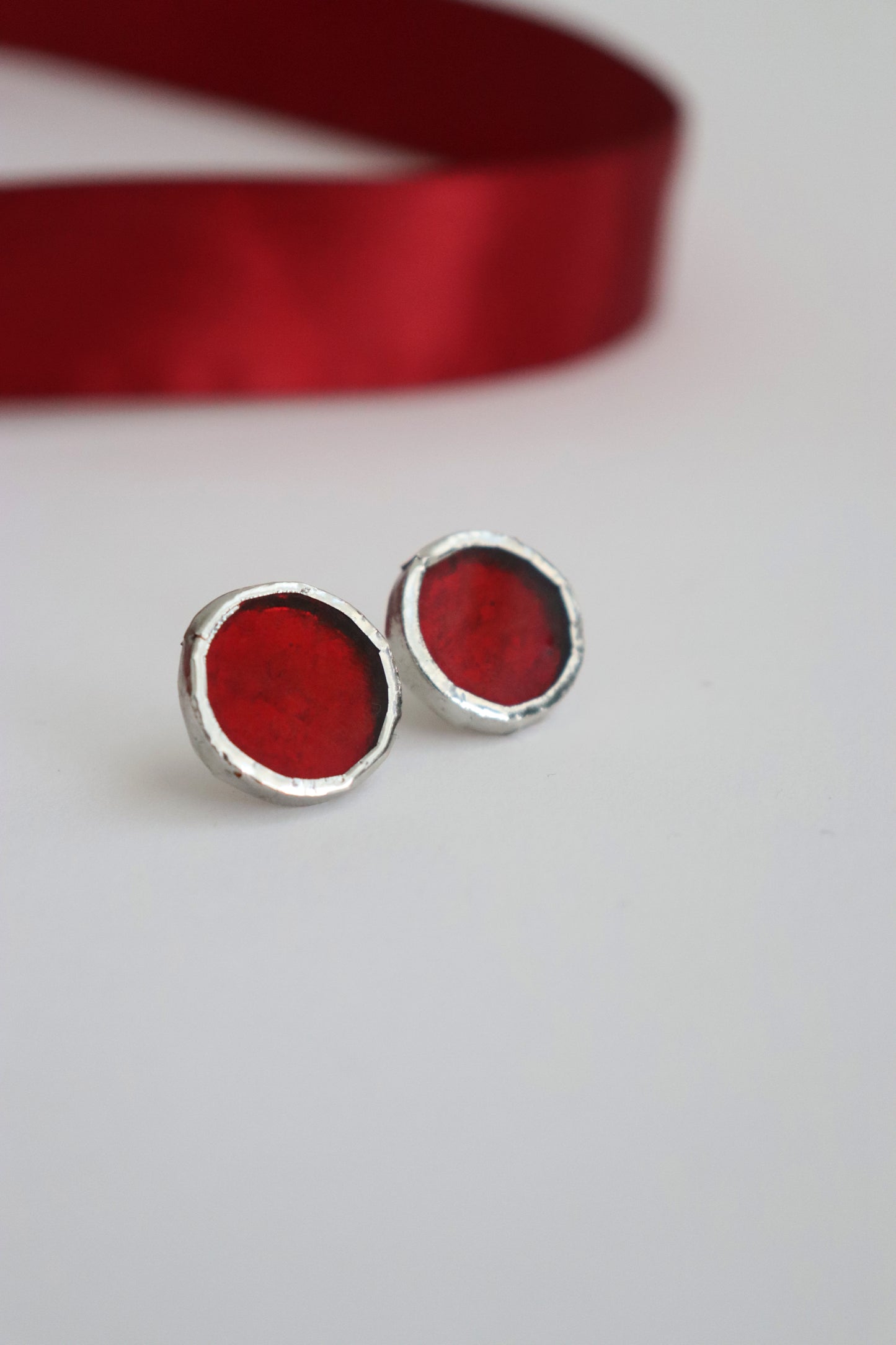 Circle earrings / Red
