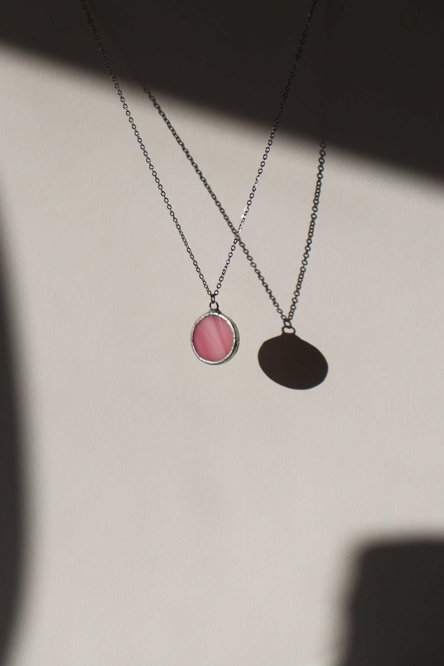 Small circle necklace / Pink