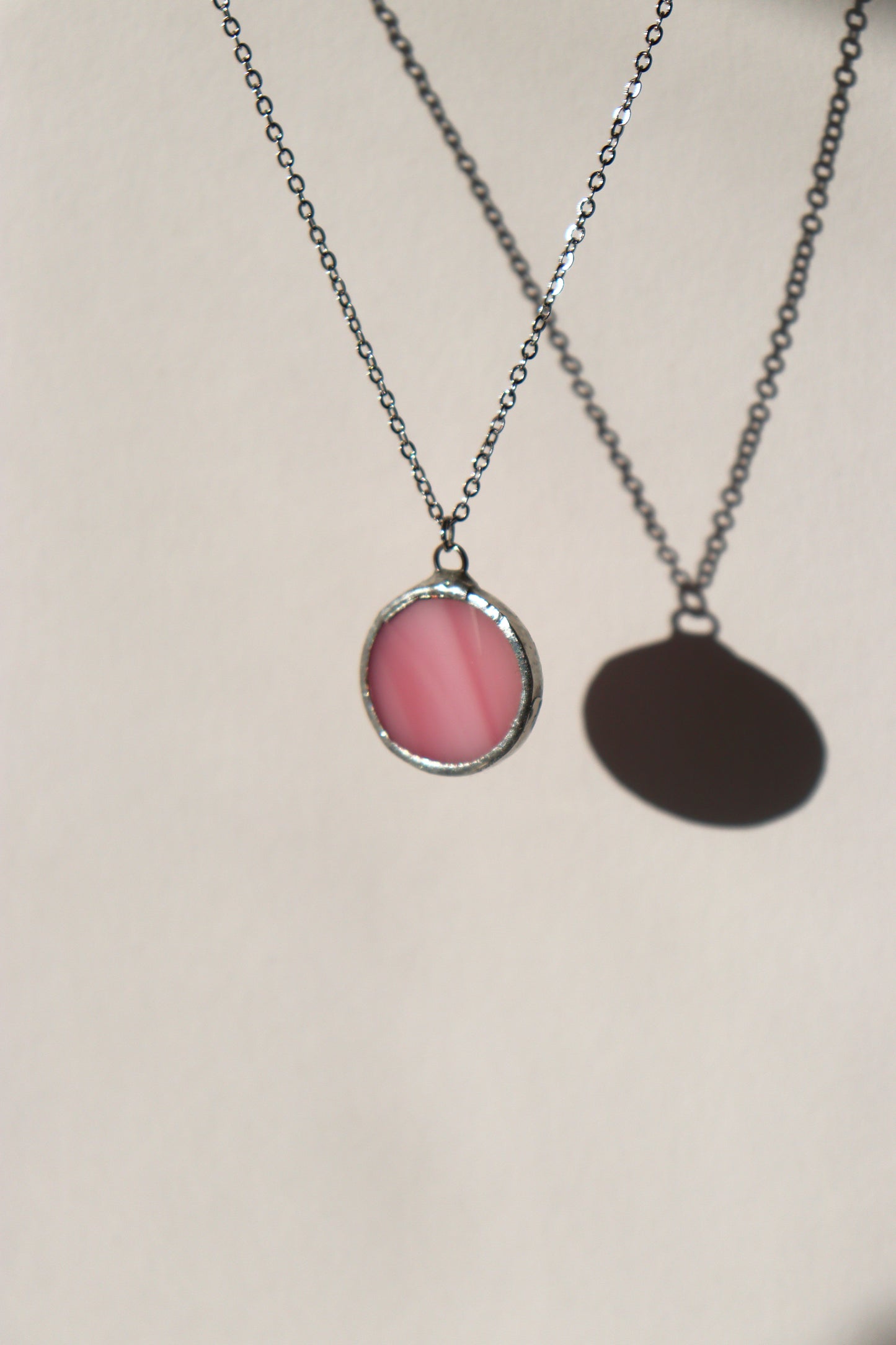Small circle necklace / Pink