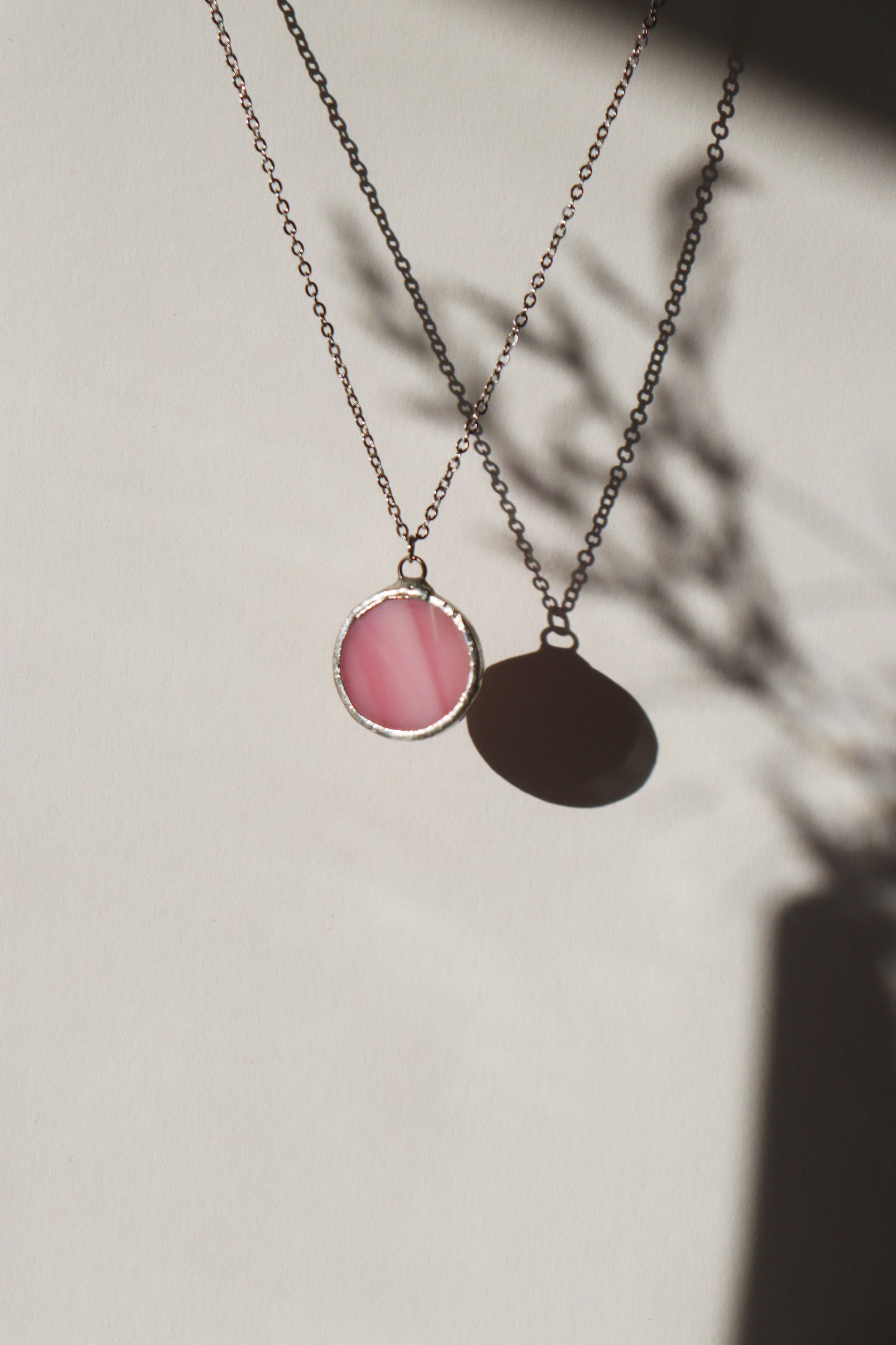 Small circle necklace / Pink