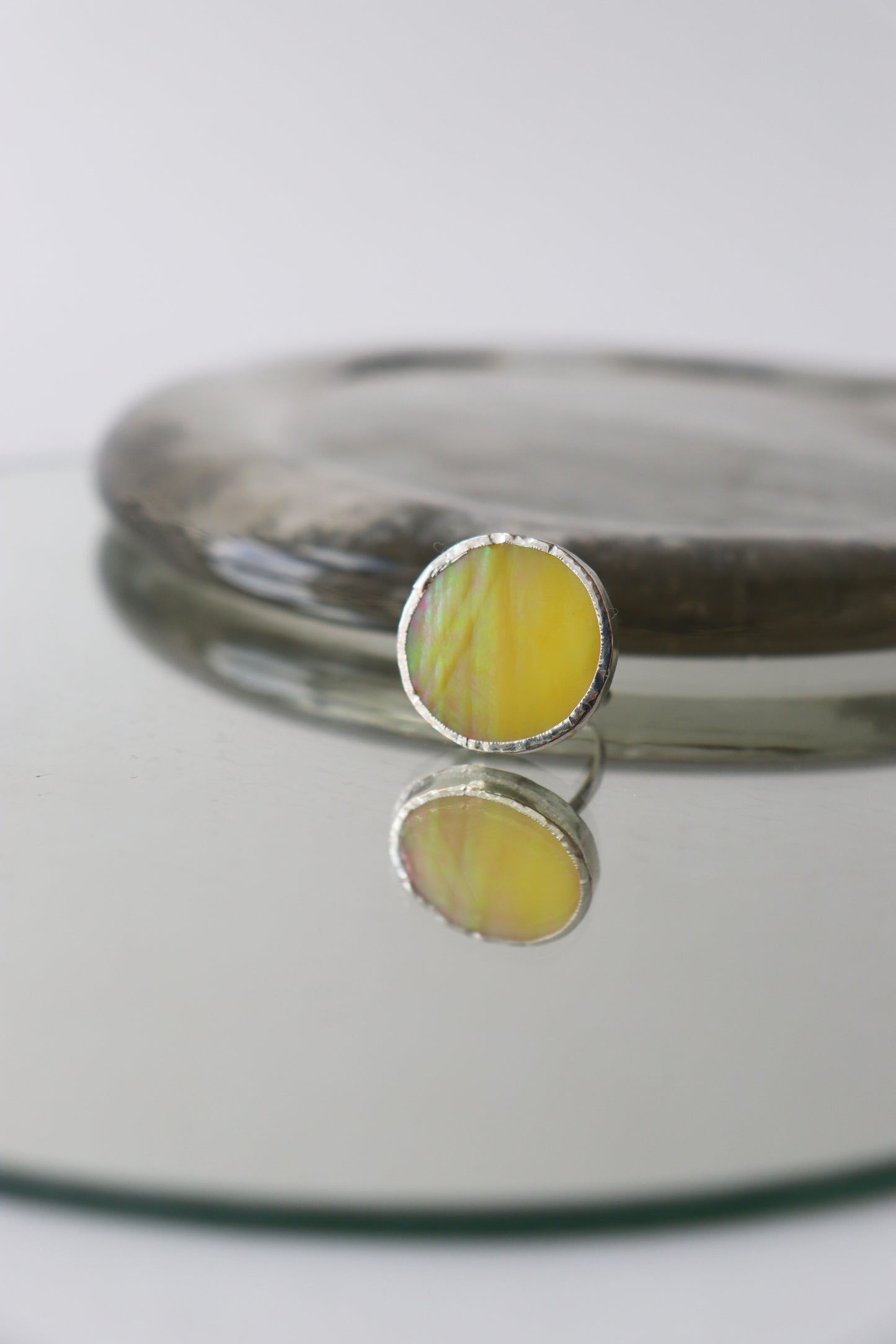Small circle ring / Iridescent yellow
