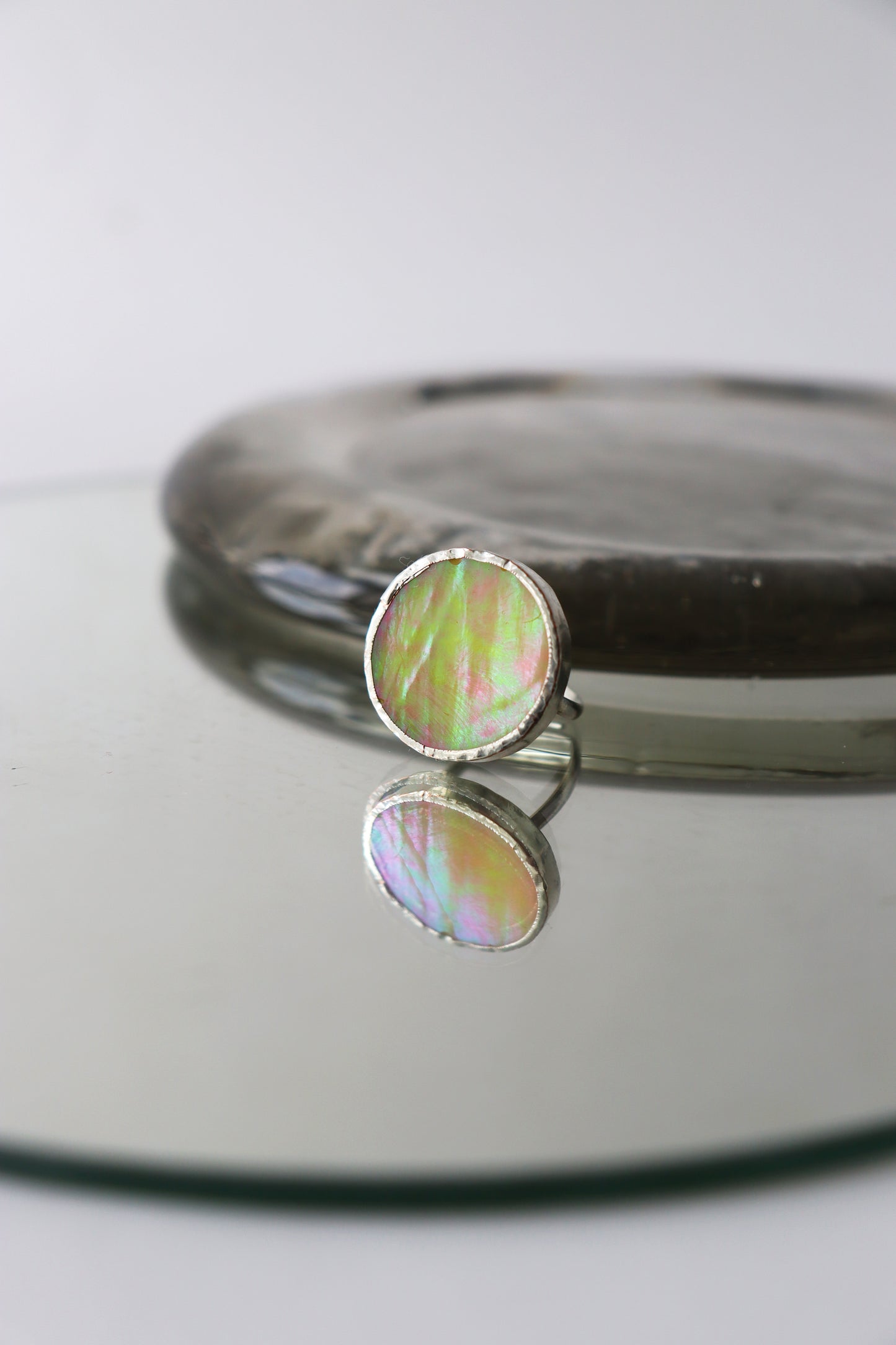Small circle ring / Iridescent yellow