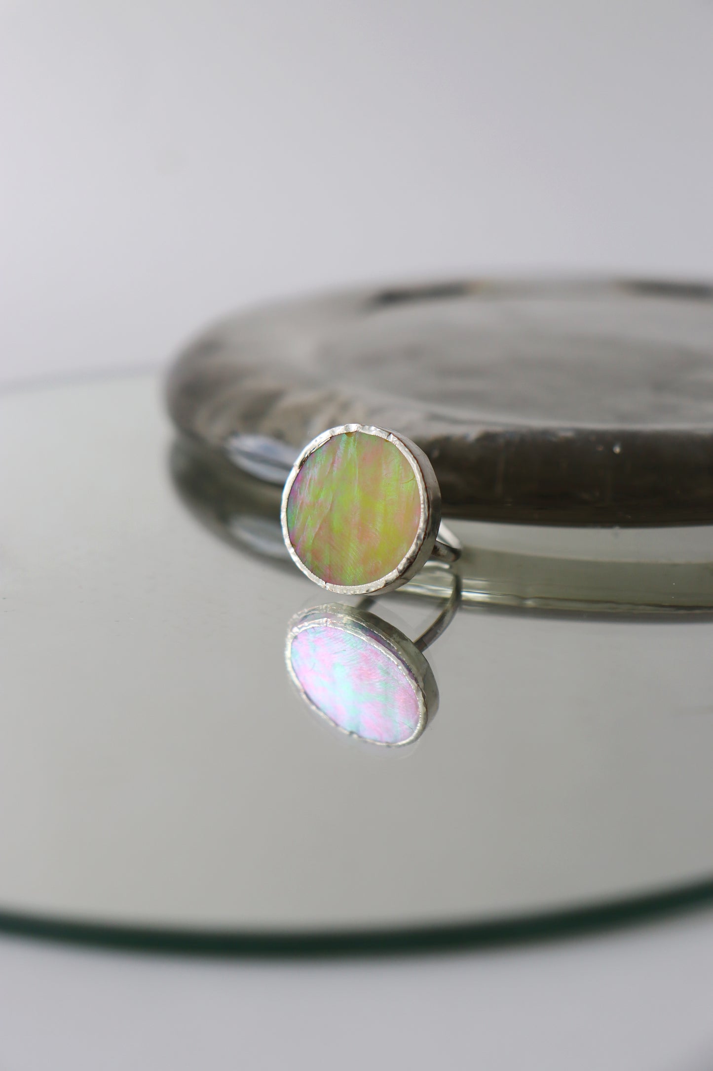 Small circle ring / Iridescent yellow