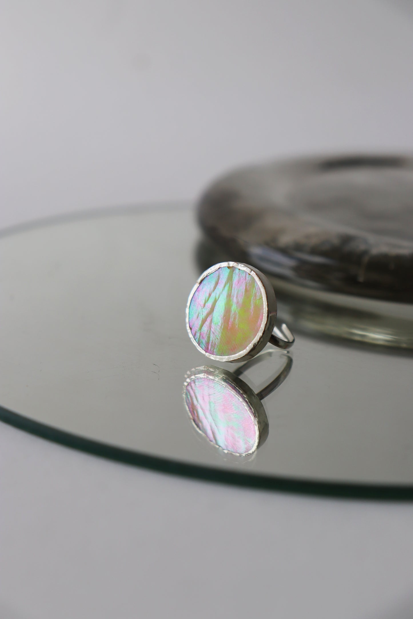 Small circle ring / Iridescent yellow