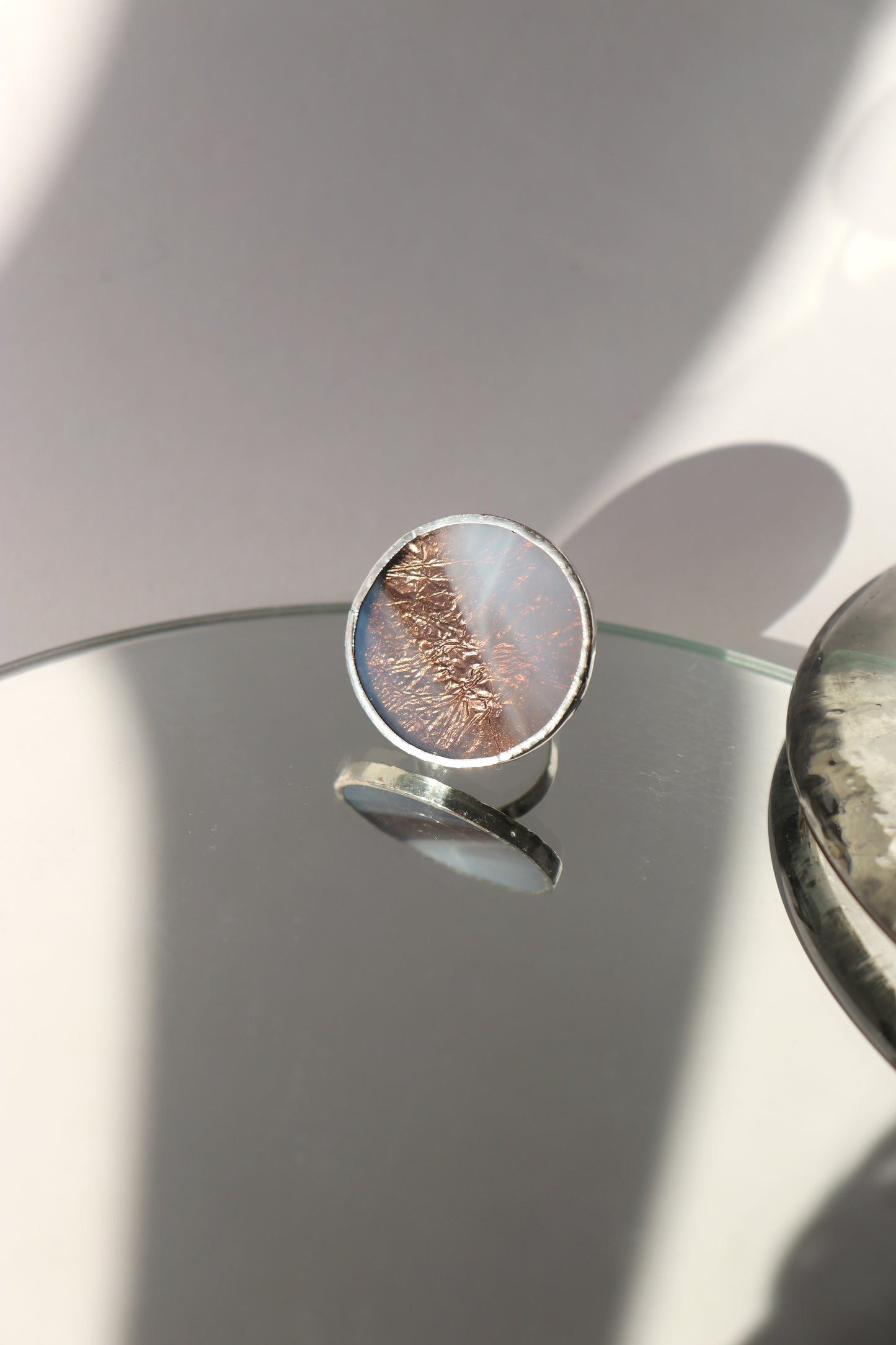Medium circle ring / Smoky gray