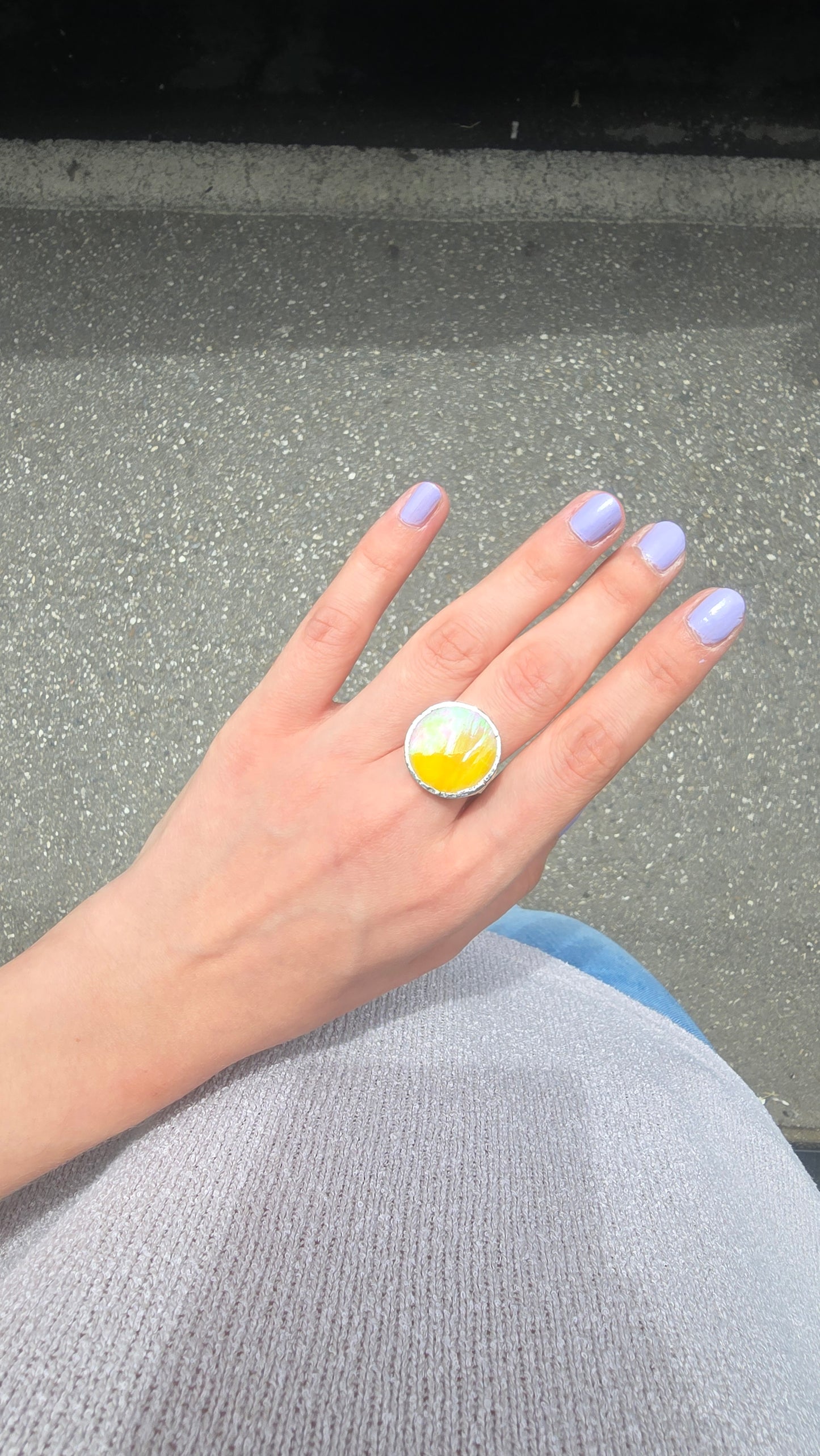 Small circle ring / Iridescent yellow