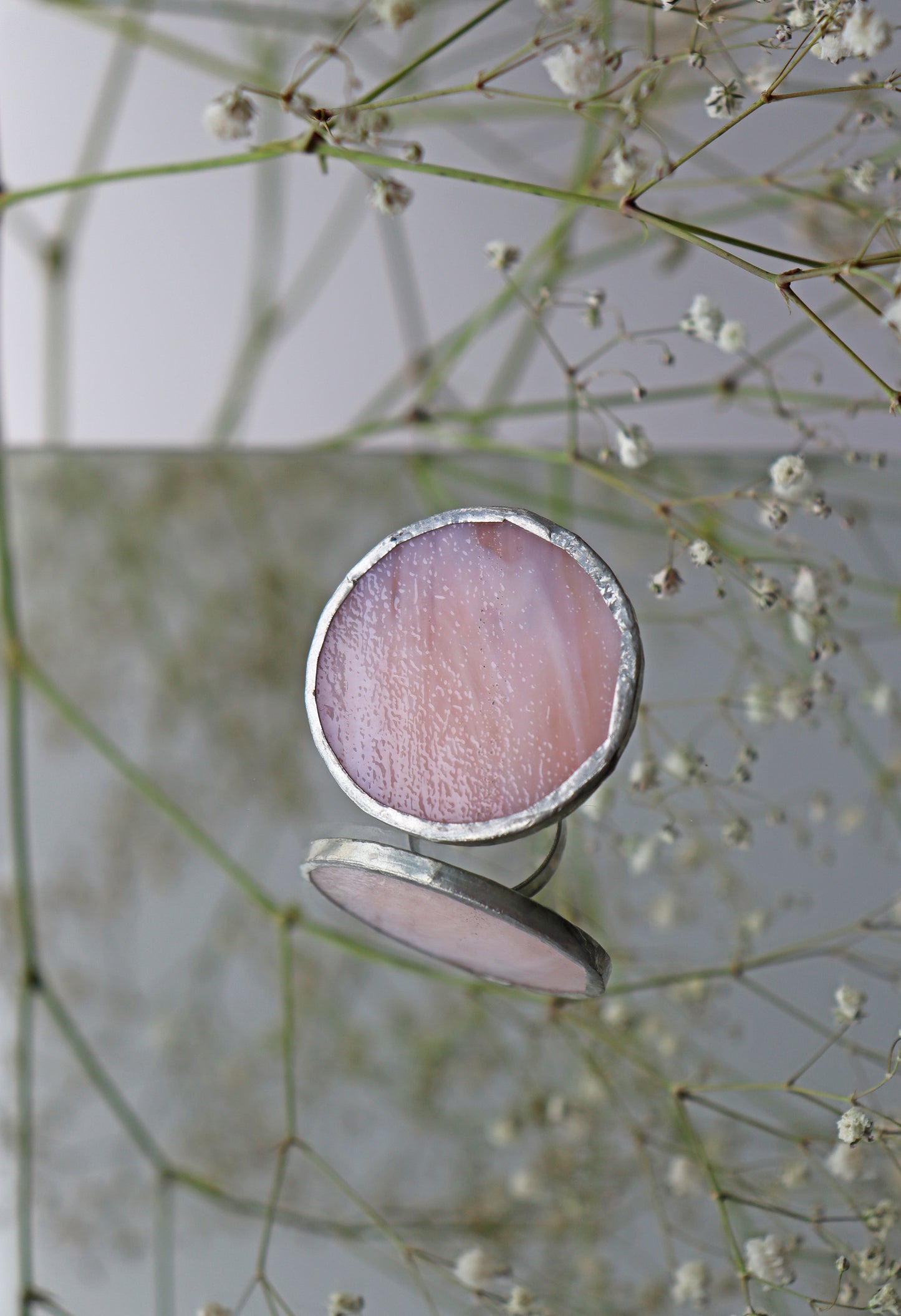 Large circle ring / Pale pink