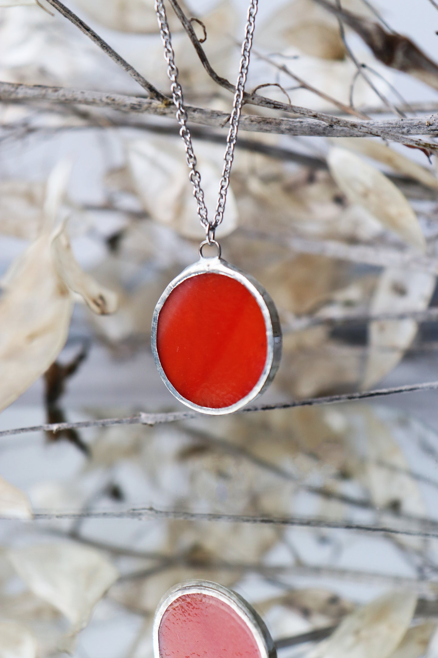 Medium circle necklace / Red and purple
