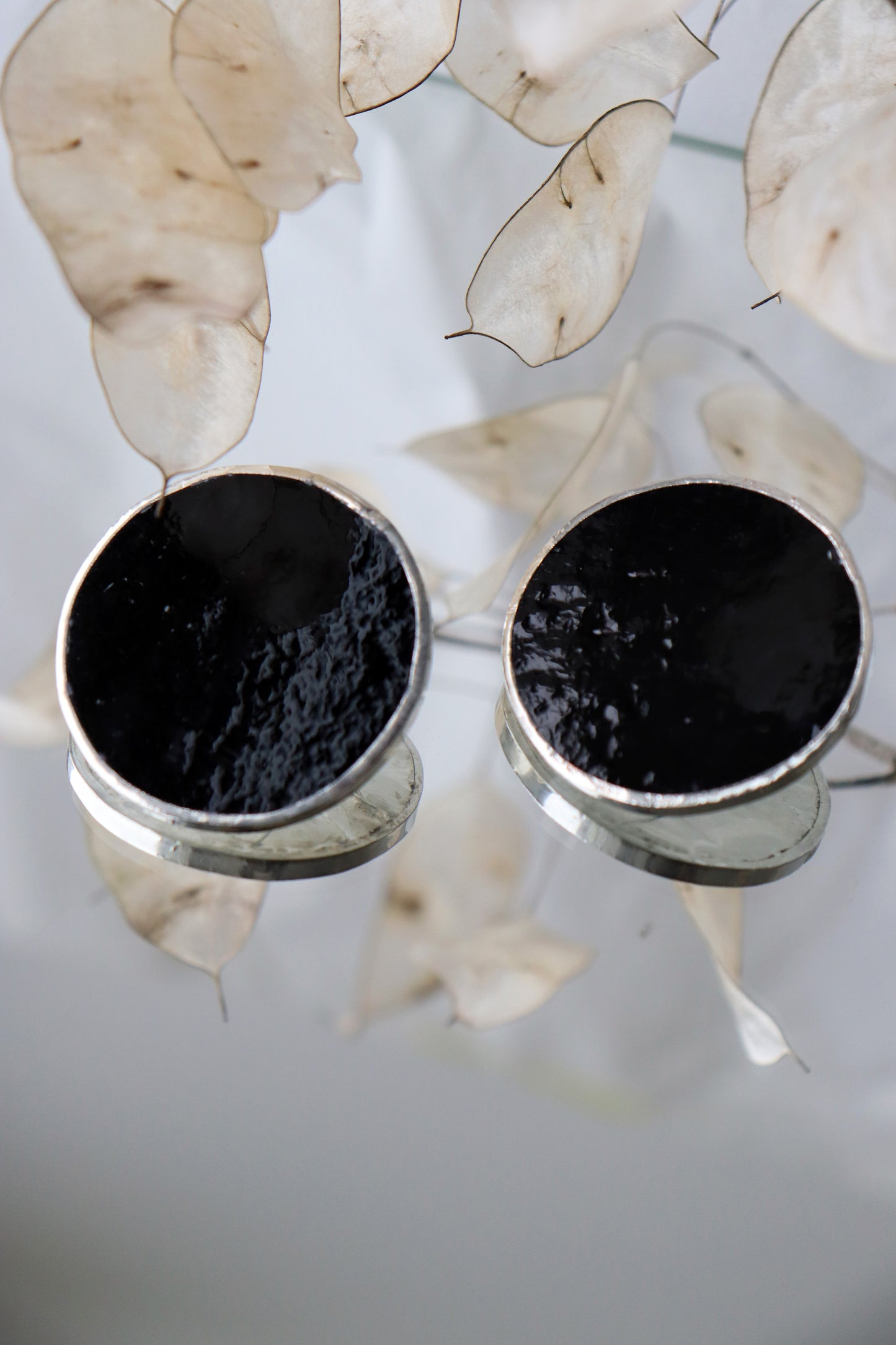 Circle earrings / Black