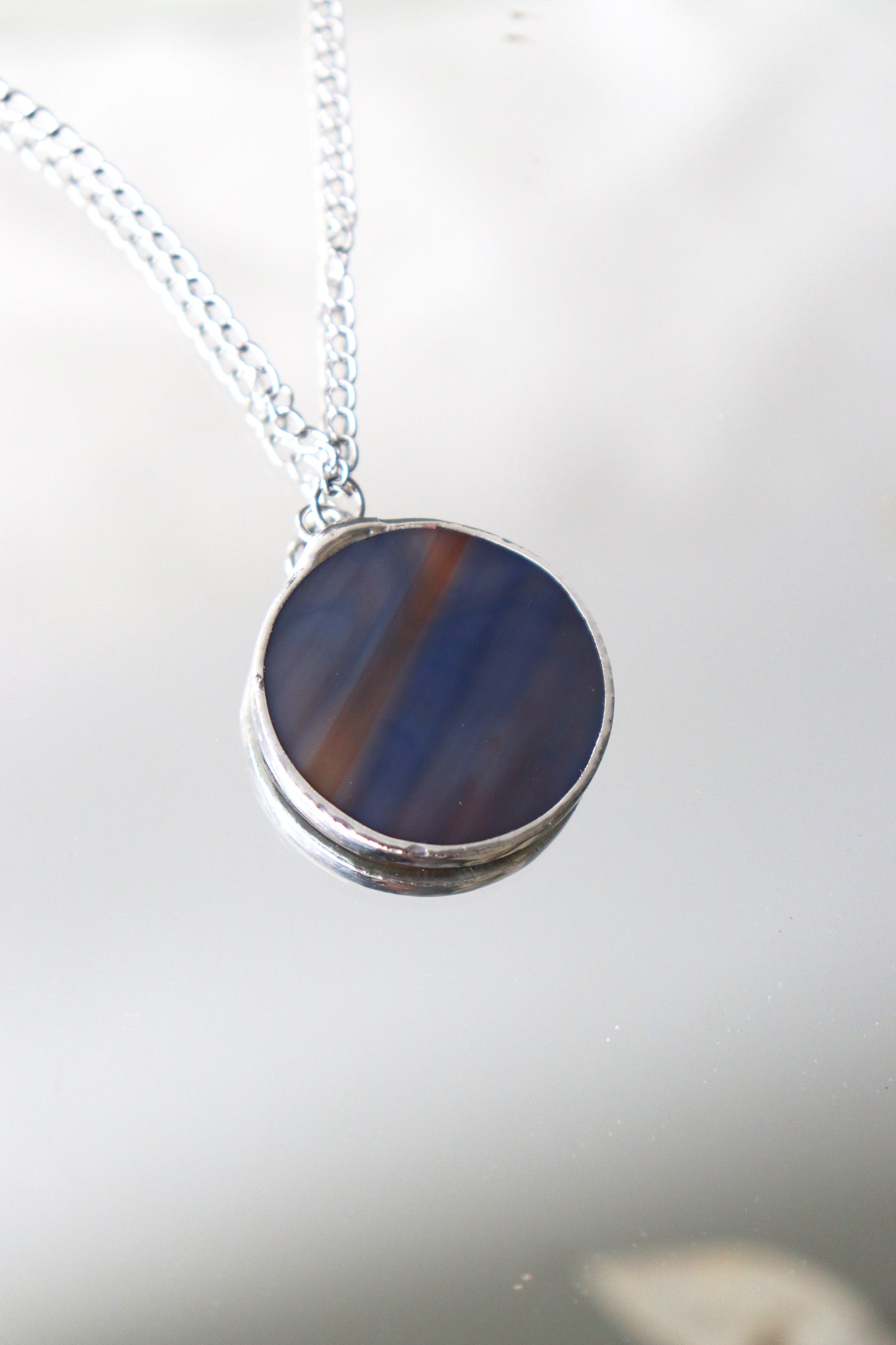 Medium circle necklace / Blue and brown
