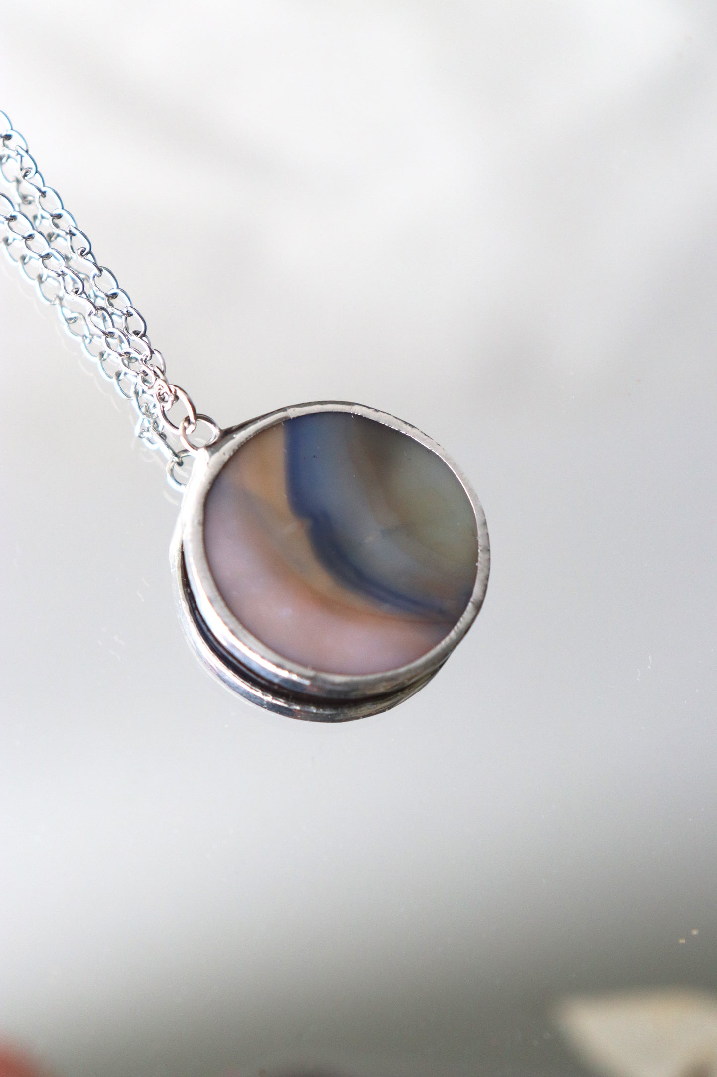 Medium circle necklace / Blue and brown