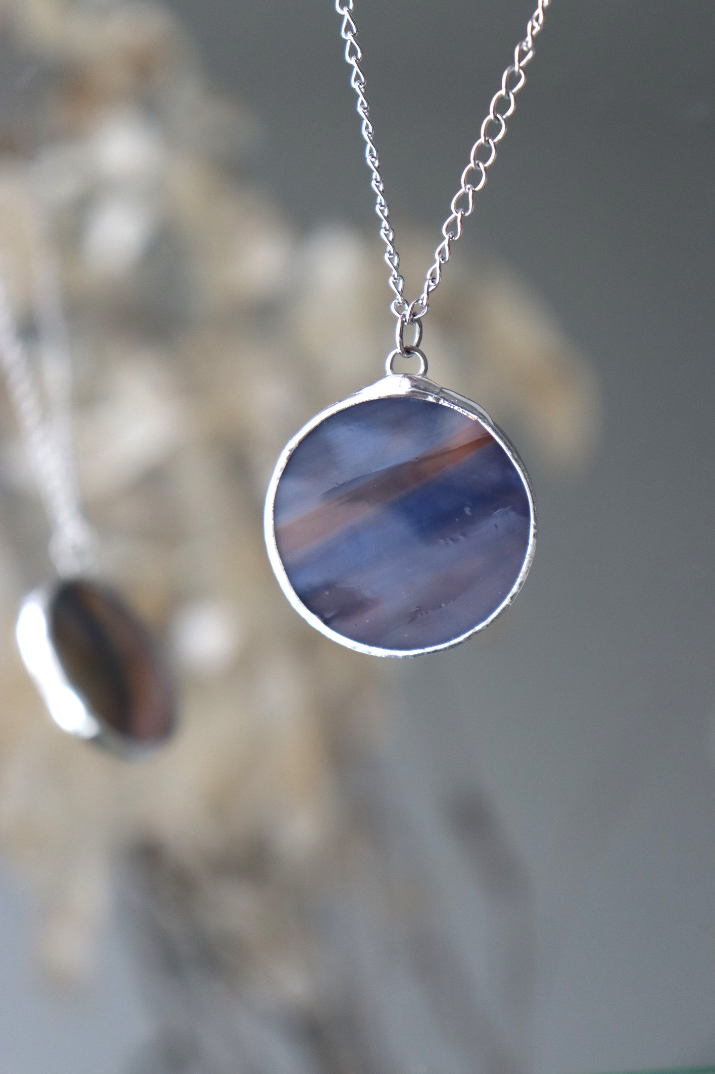 Medium circle necklace / Blue and brown