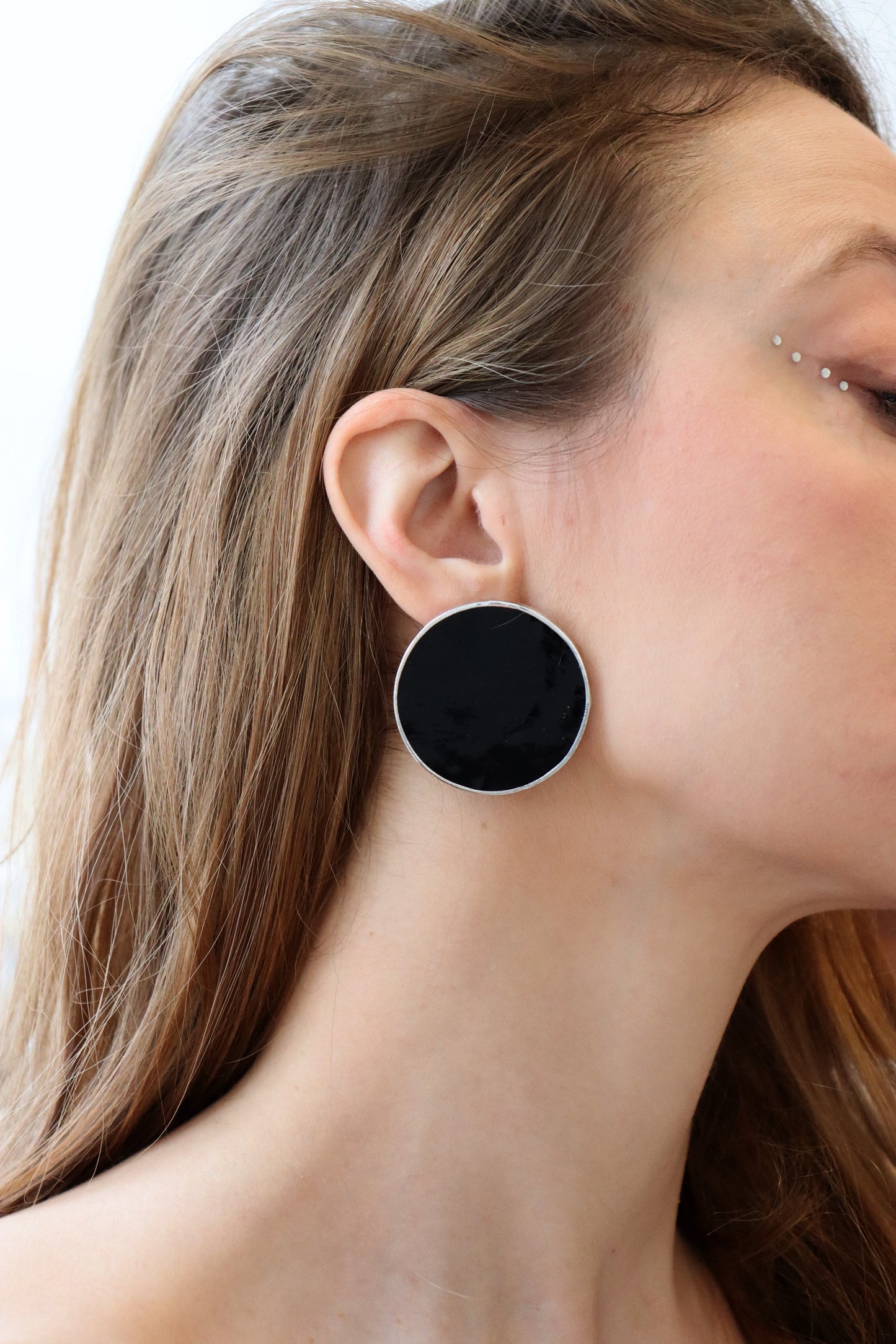 Circle earrings / Black