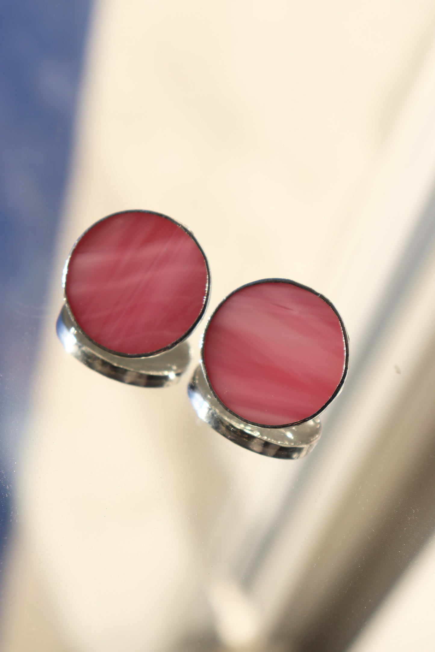 Medium circle earrings / Hot pink