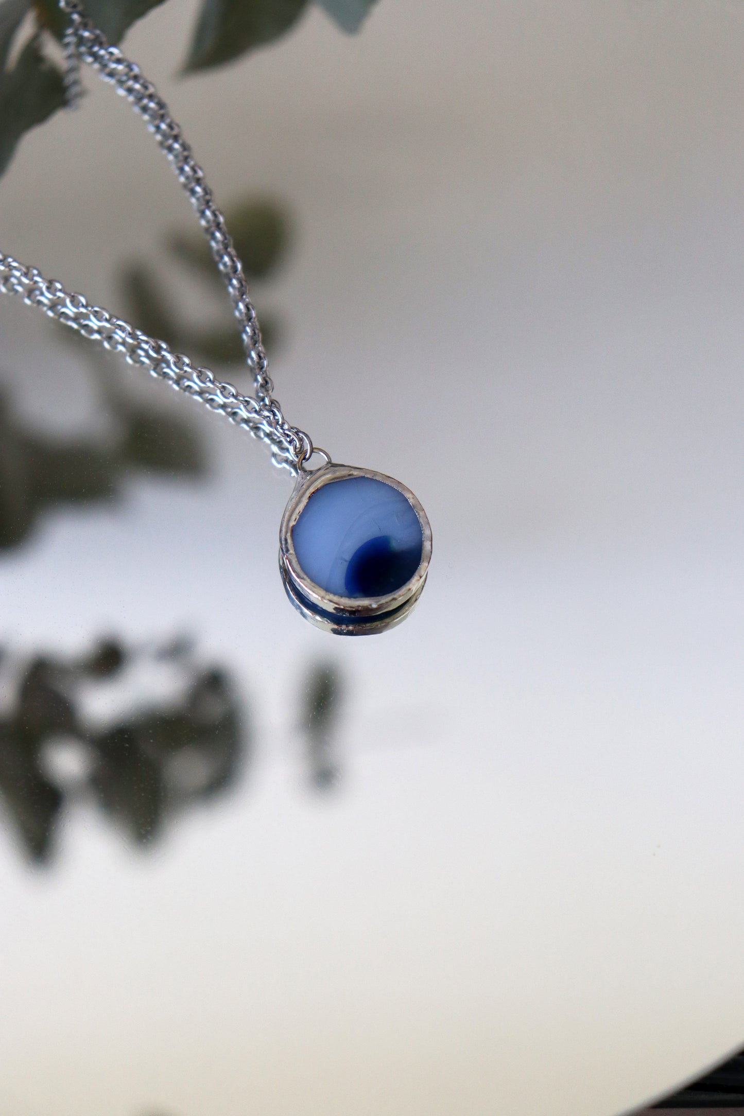 Small circle necklace / Blue